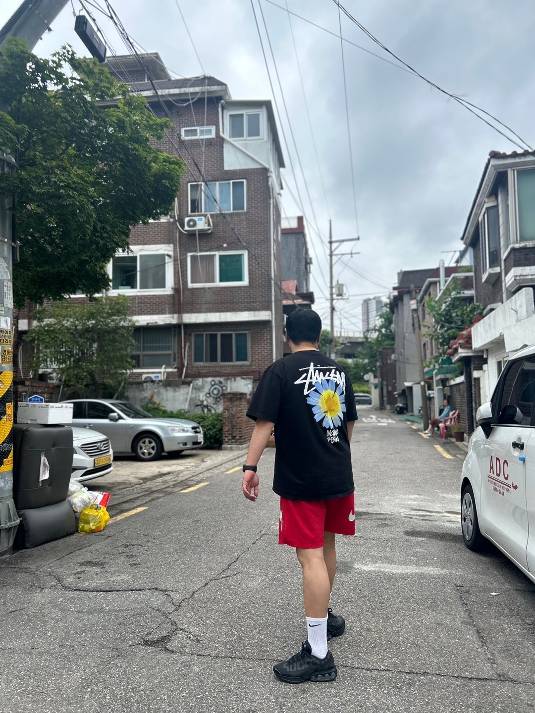Stussy ITP Flower T-Shirt Black, Nike x Stussy Water Shorts Habanero Red 착용 스타일