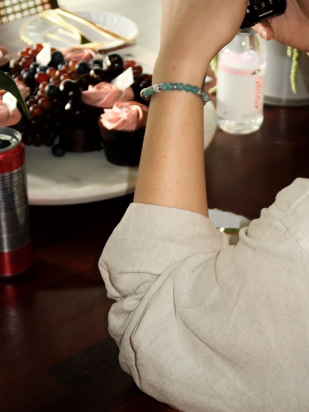 Haleine Gemstone Metal Bracelet Emerald (VA205), Haleine Gemstone Metal Bracelet Jet black (VA215) 착용 스타일