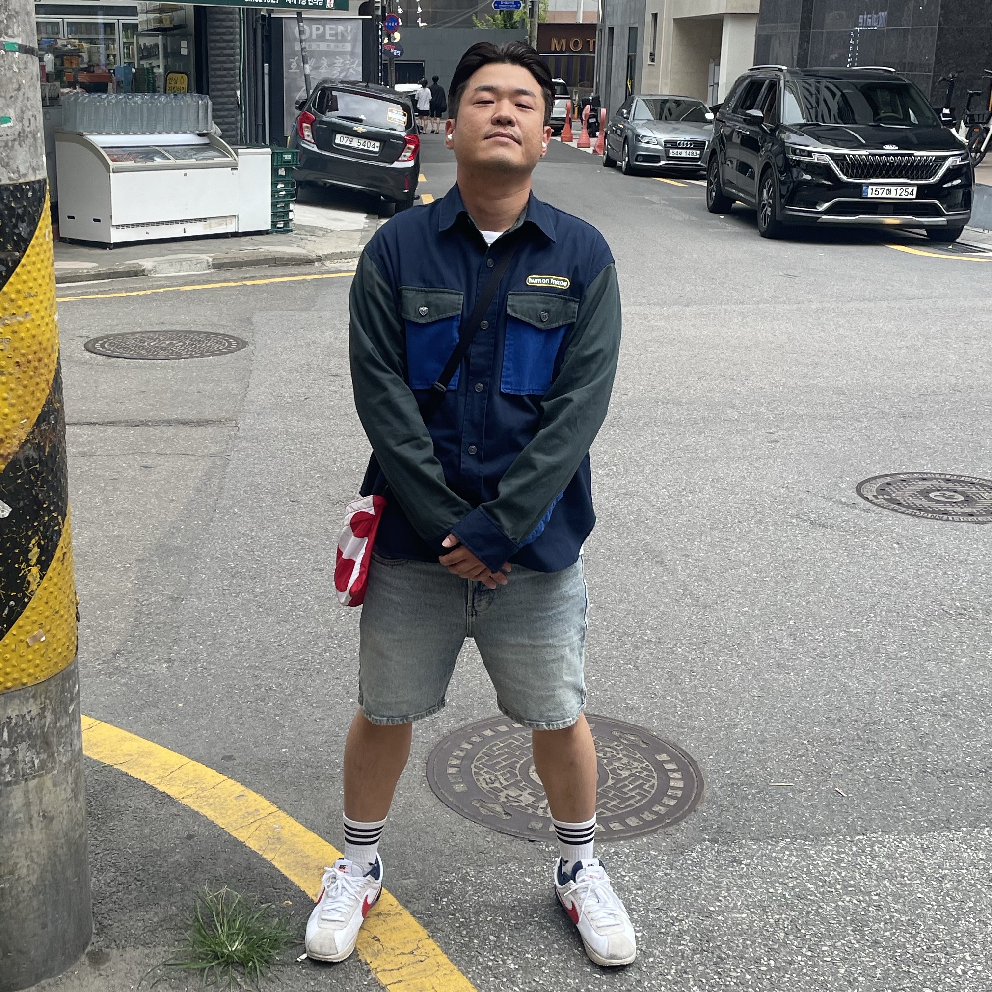 Nike x Sacai Zoom Cortez SP White and University Red 착용 스타일 - 1