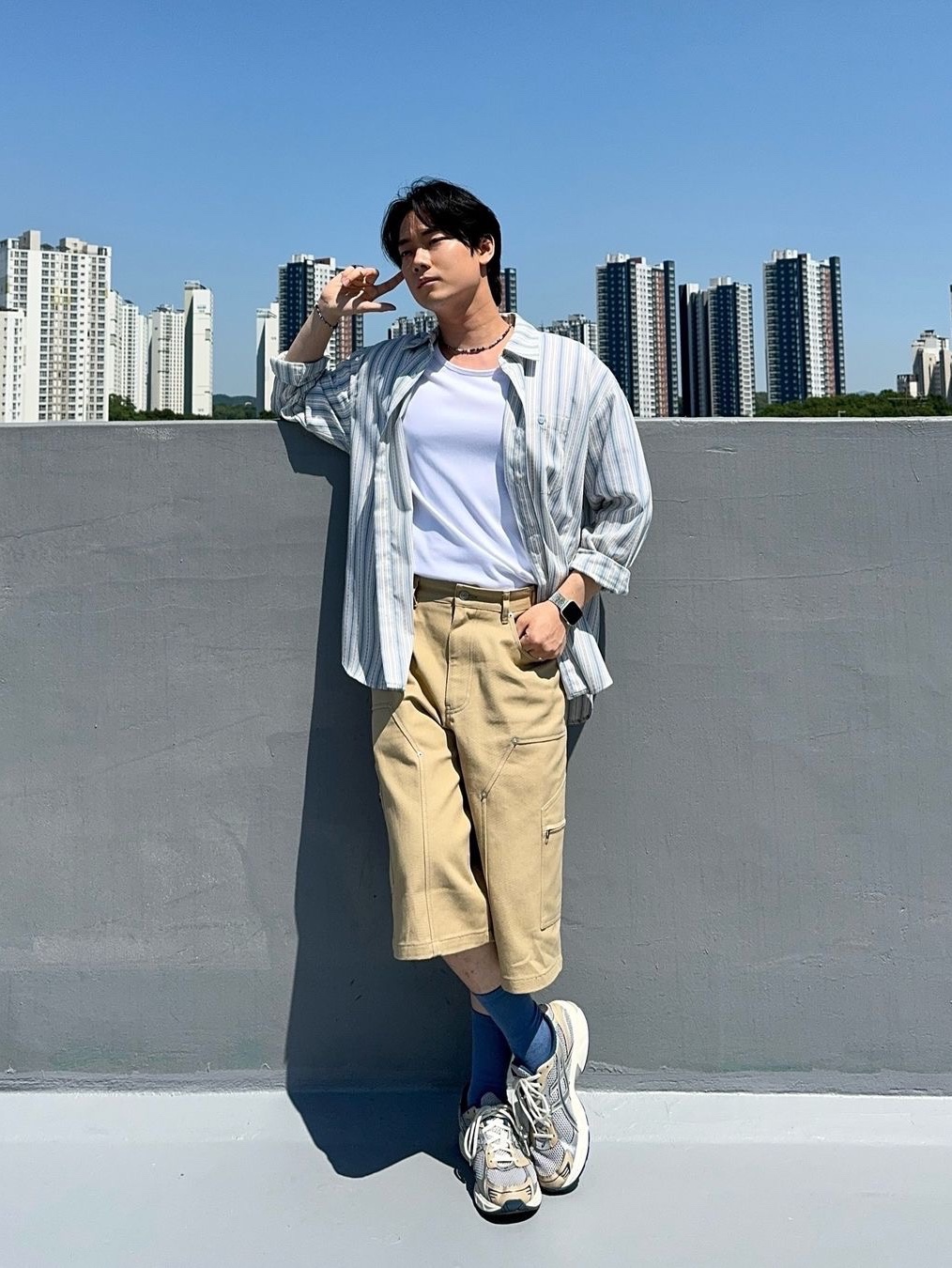Haleine Carpenter Cargo Bermuda Shorts Cream Beige (VB209), Haleine Carpenter Cargo Bermuda Shorts Beige (VB203) 착용 스타일