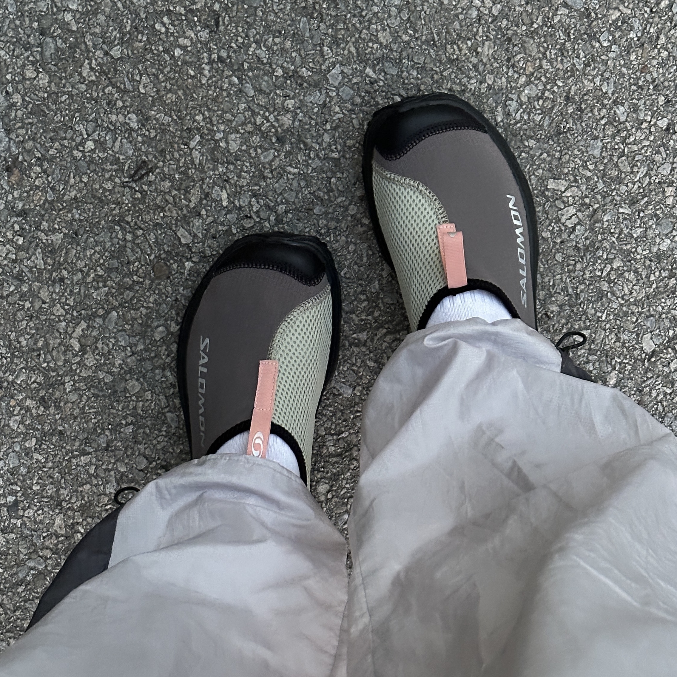 Salomon RX Slide 3.0 Pewter 착용 스타일