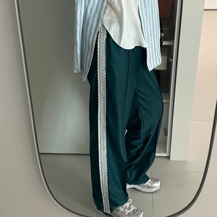 Fritur Lace Track Pants Green, Fritur Lace Track Pants Navy 착용 스타일