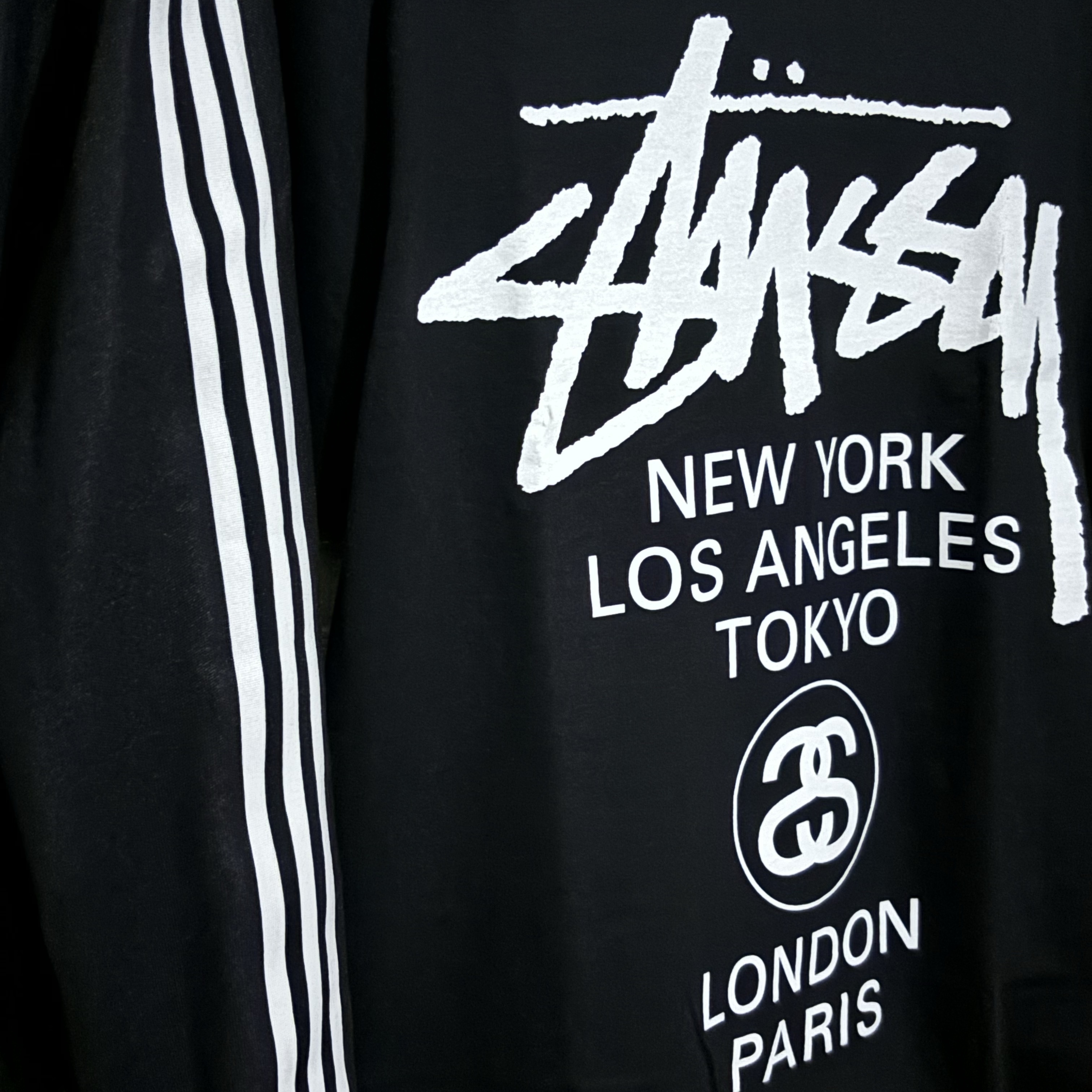 Stussy World Tour T-Shirt Black 2024,2025 착용 스타일