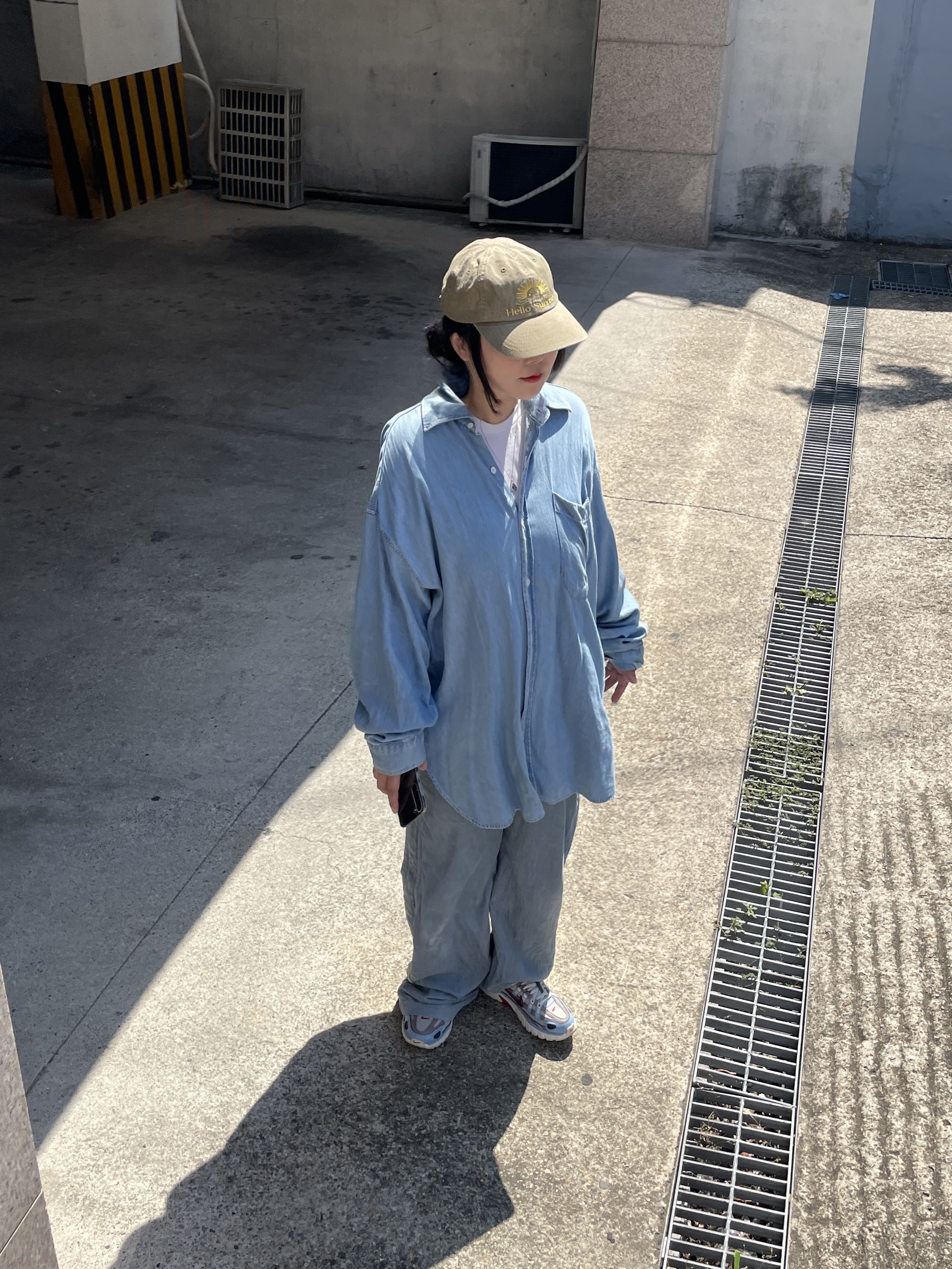 Hello Sunrise Washed OG Logo Ball Cap Camel Brown 착용 스타일 - 4
