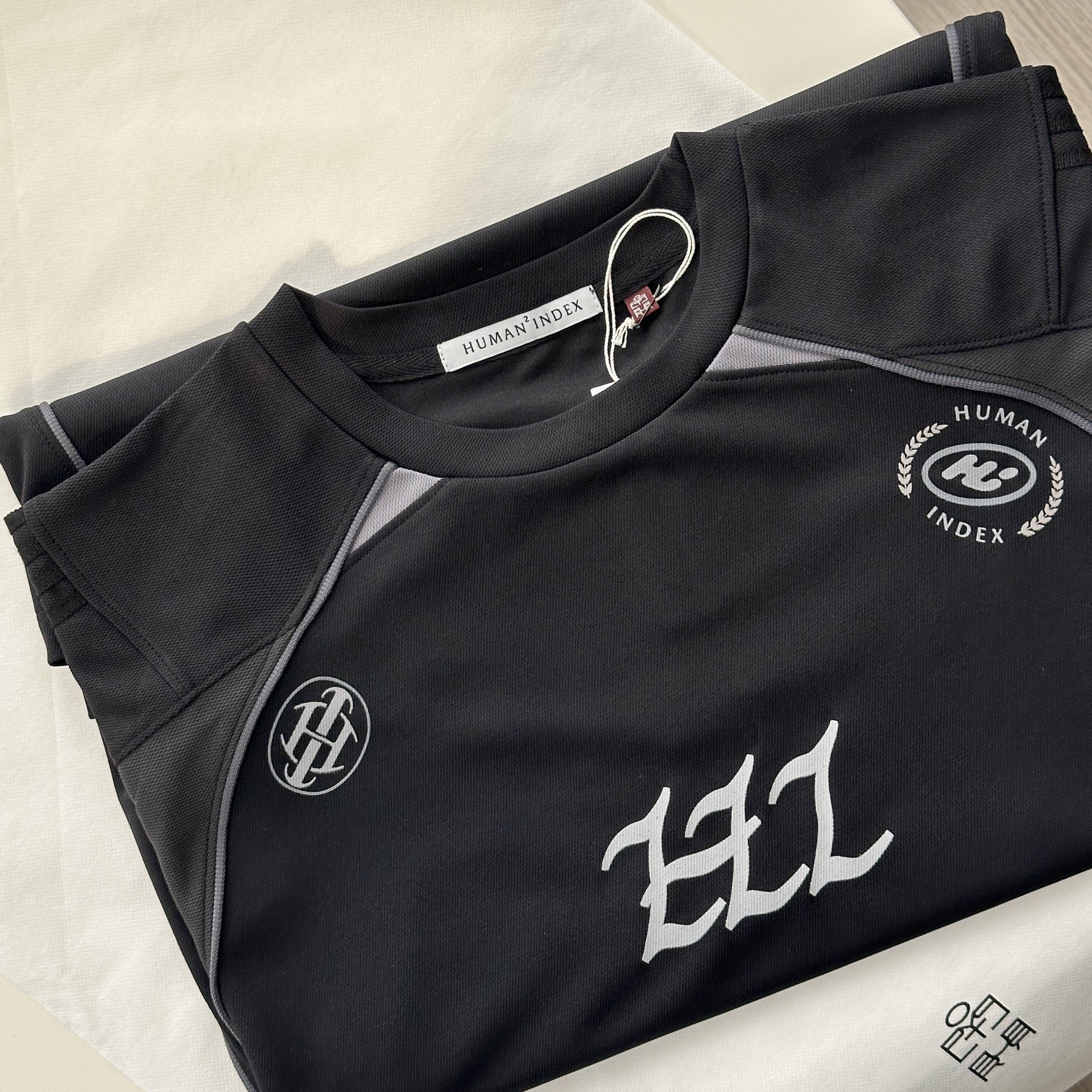 Polyteru Human Index Index 1/2 Jersey T-Shirt Black/Charcoal 착용 스타일 - 2