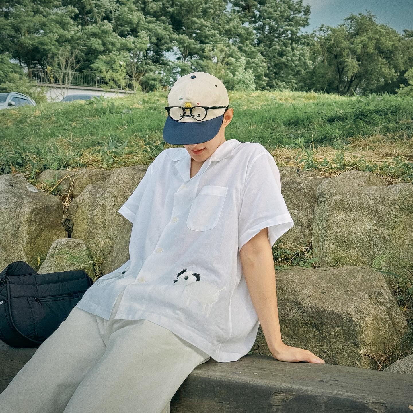 STU Puppy Embroidery Shirt White, STU Sun Embroidery Ball Cap Blue 착용 스타일 - 2