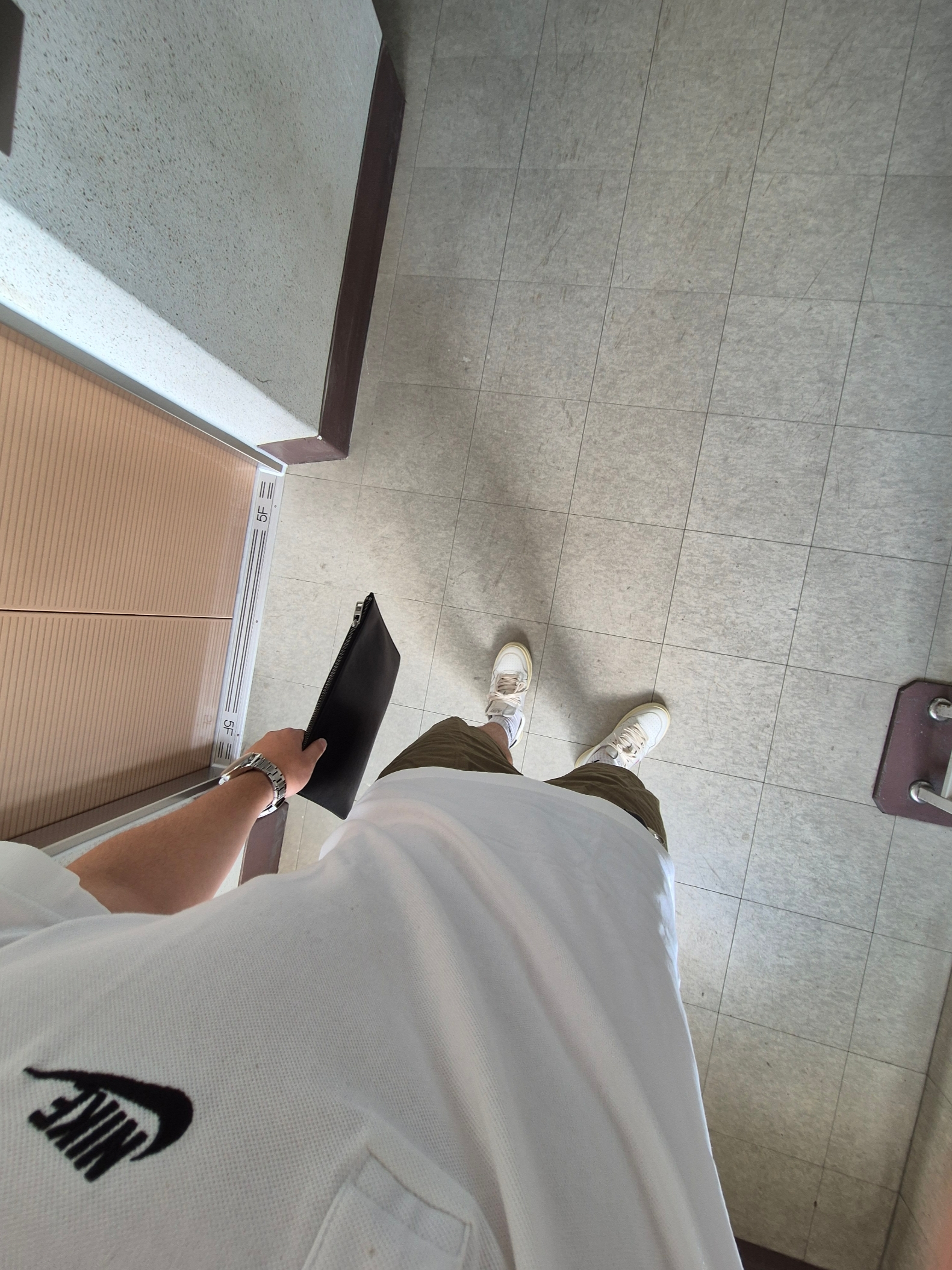 Nike NSW Polo White - Asia 착용 스타일