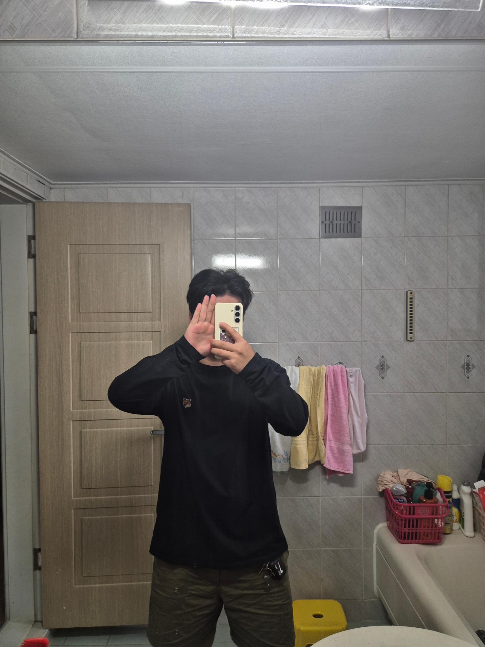 Maison Kitsune Fox Head Patch Regular Long Sleeve T-Shirt Black 착용 스타일