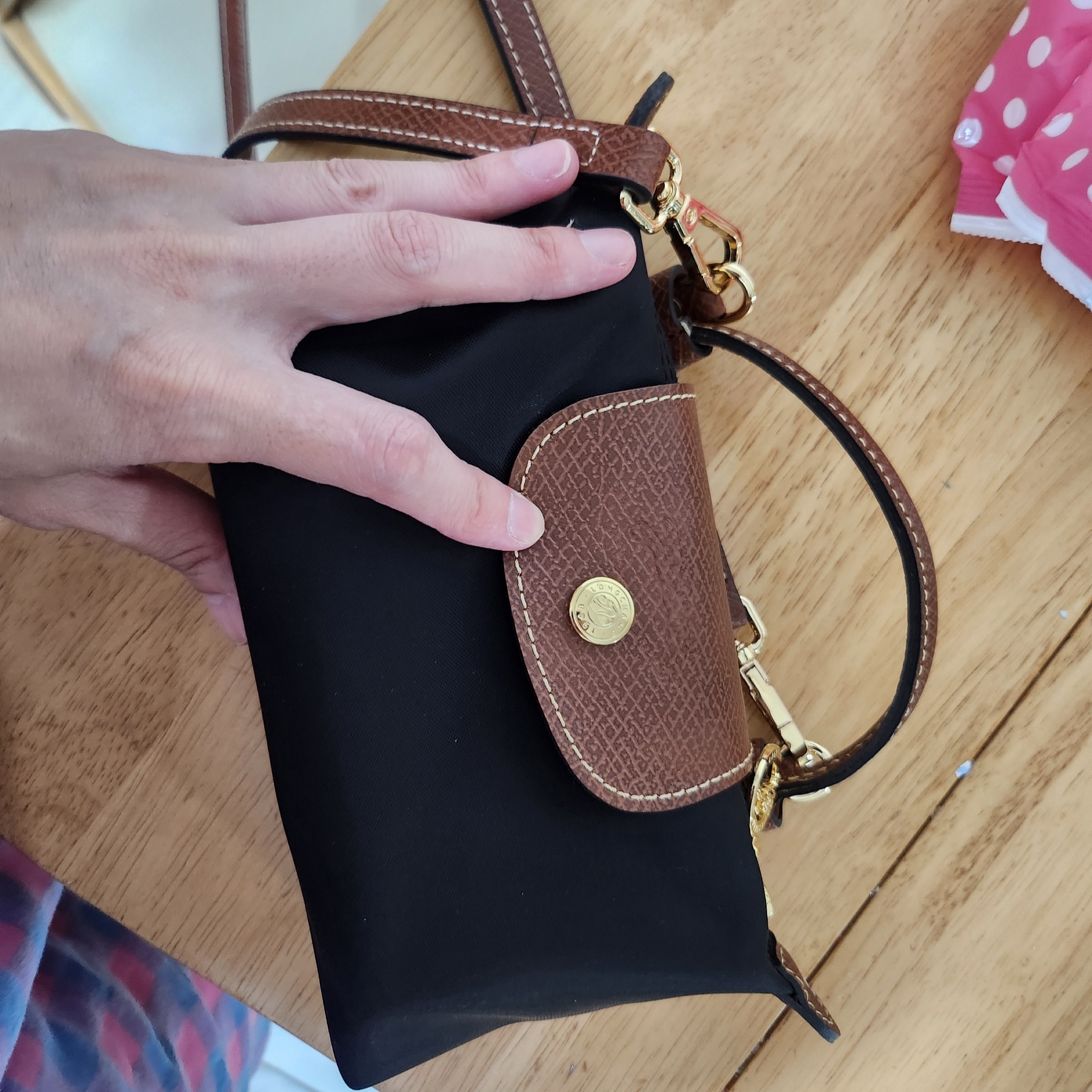 Longchamp Le Pliage Original Handle Pouch Black 착용 스타일