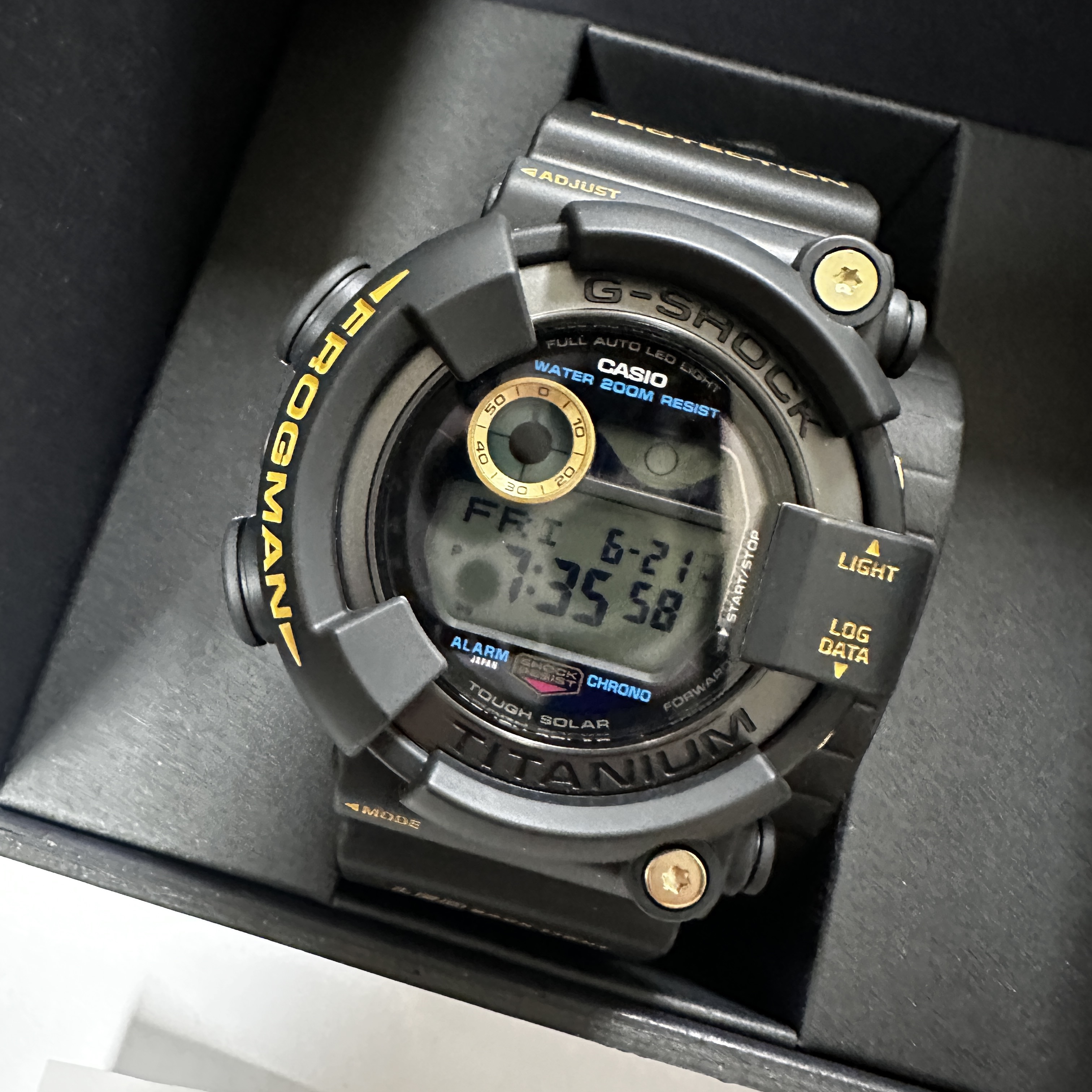 Casio G-Shock Frogman 30th Anniversary Limited Edition GW-8230B-9A 착용 스타일 - 1