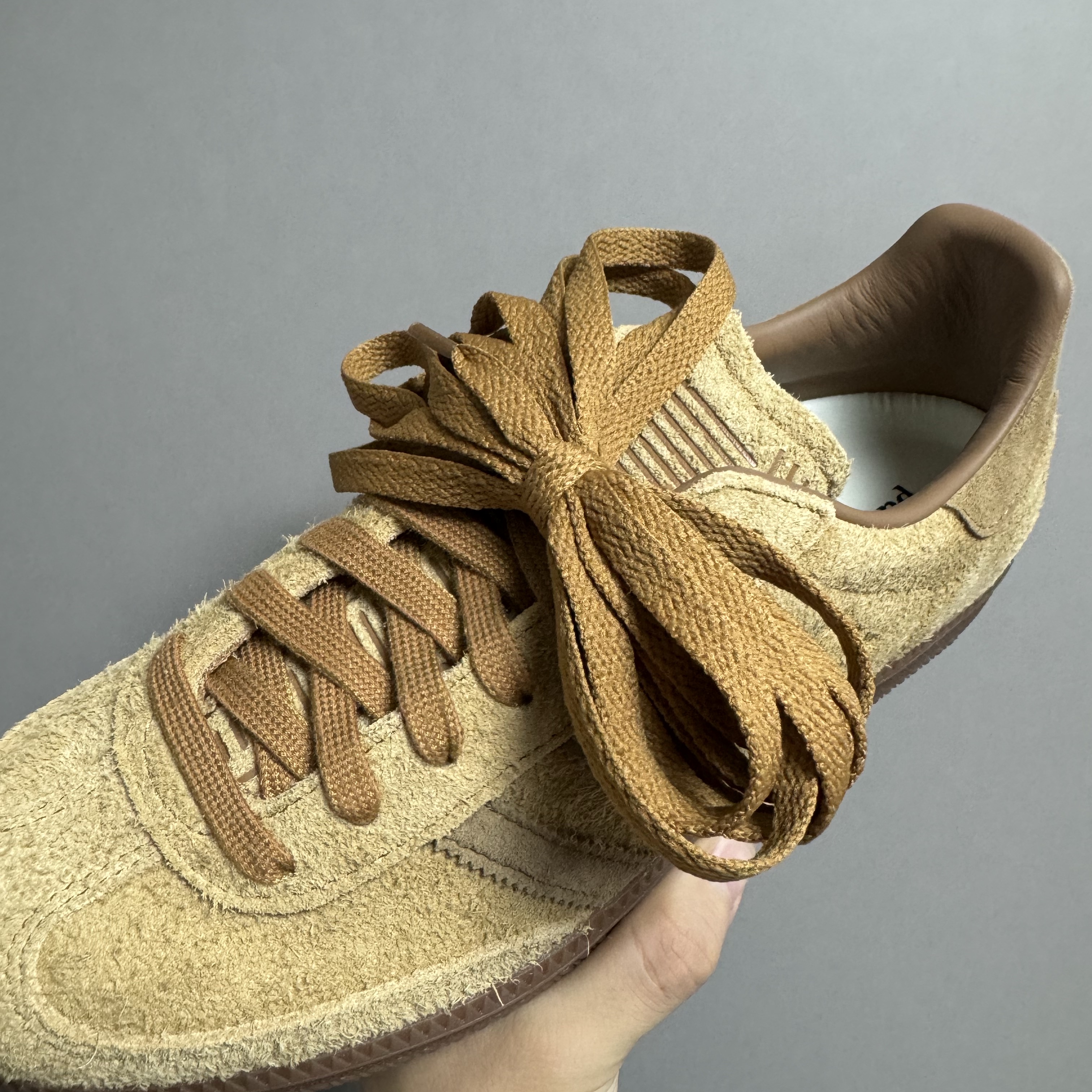 Adidas x JJJJound Samba OG Mesa 착용 스타일 - 3