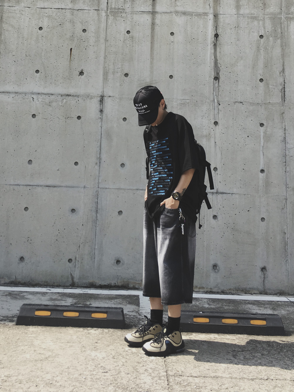 Deus Ex Machina Seoul Address Trucker Cap Black, Nike x Stussy Air Penny II Rattan and Limestone 착용 스타일 - 3