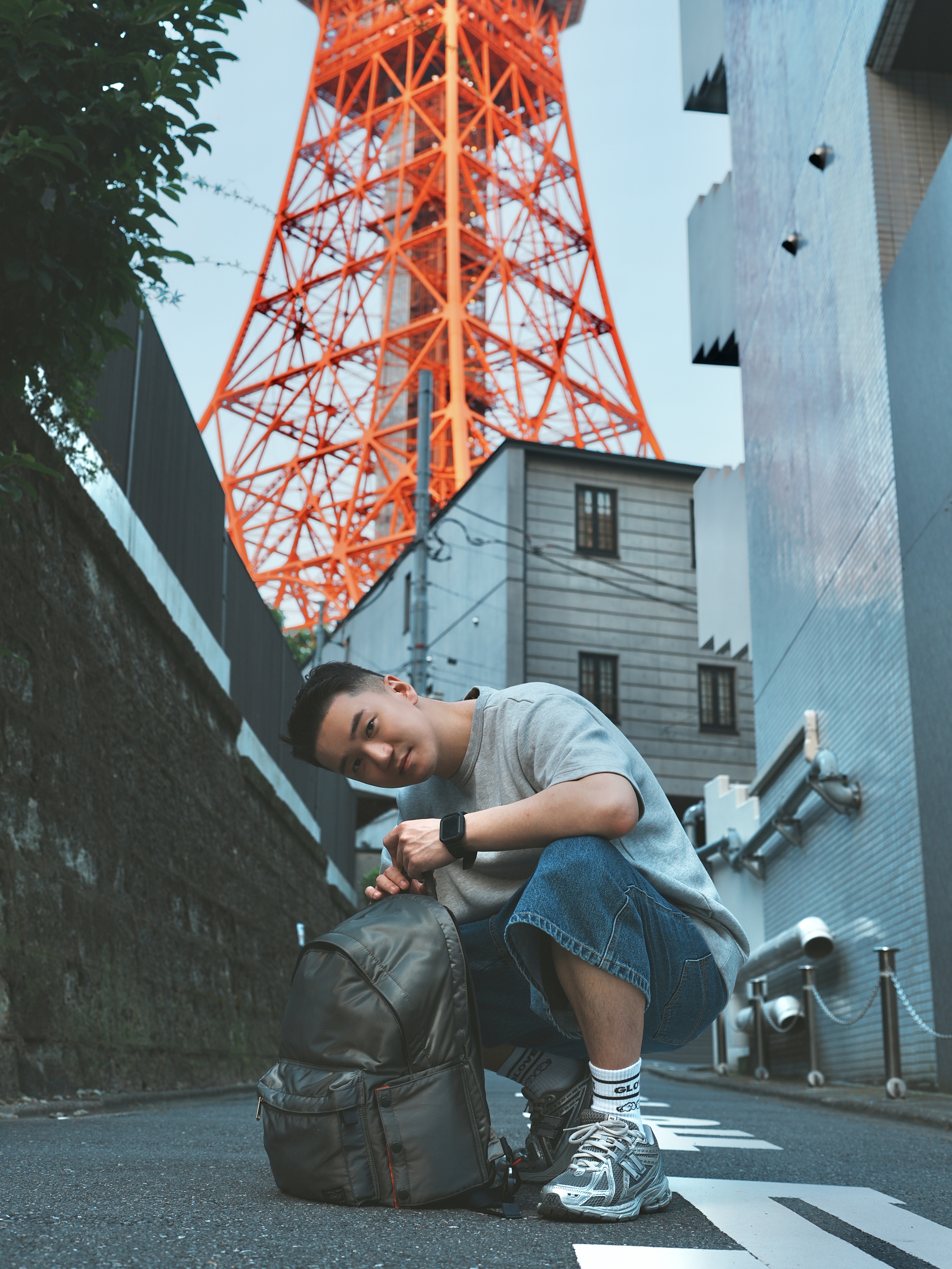 Porter PX Tanker Daypack Silver Gray, New Balance 1906R Harbor Grey Silver Metalic 착용 스타일