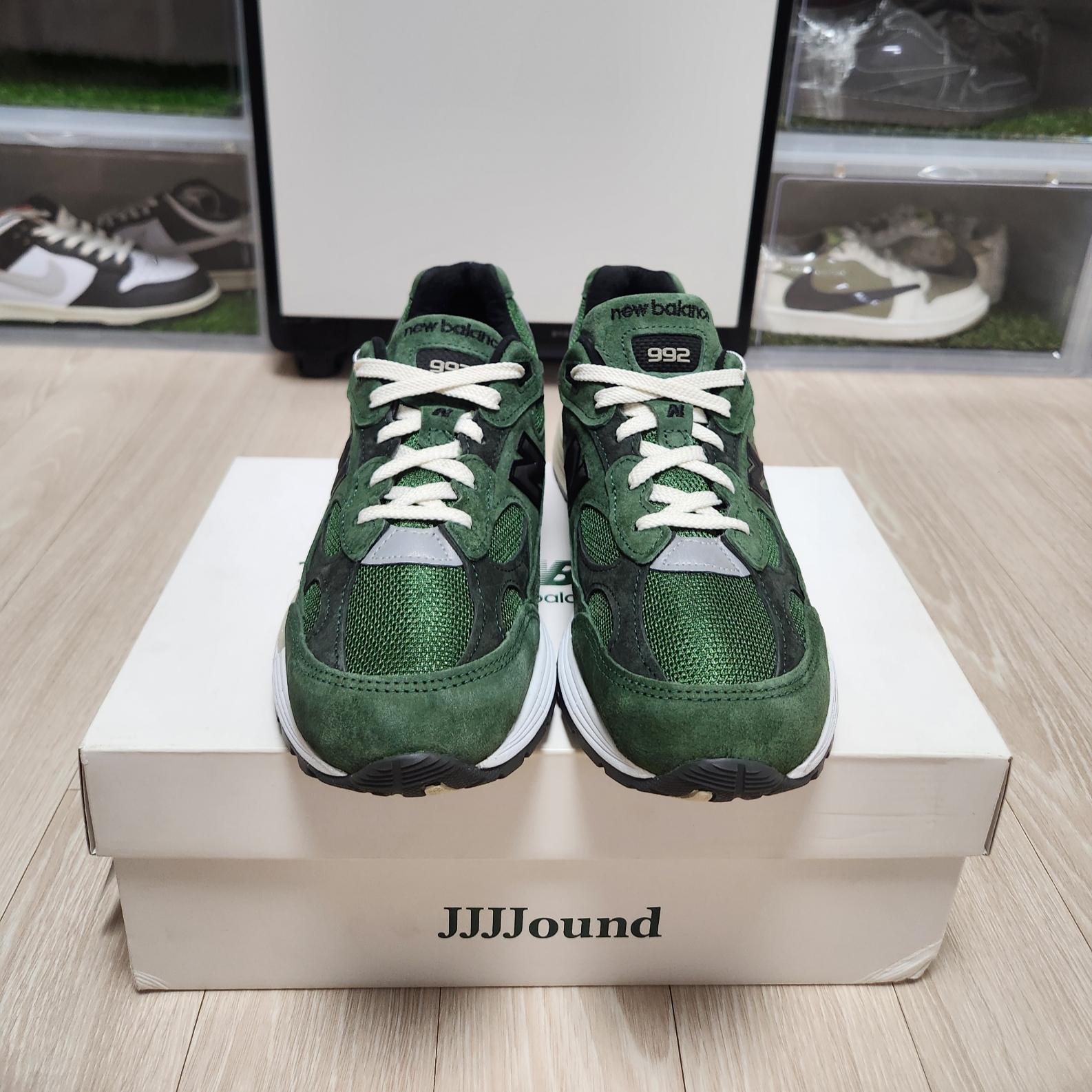 New Balance x JJJJound 992 Made in USA Mossy Green, New Balance x Stone Island 574 Legacy Dark Green 착용 스타일 - 1