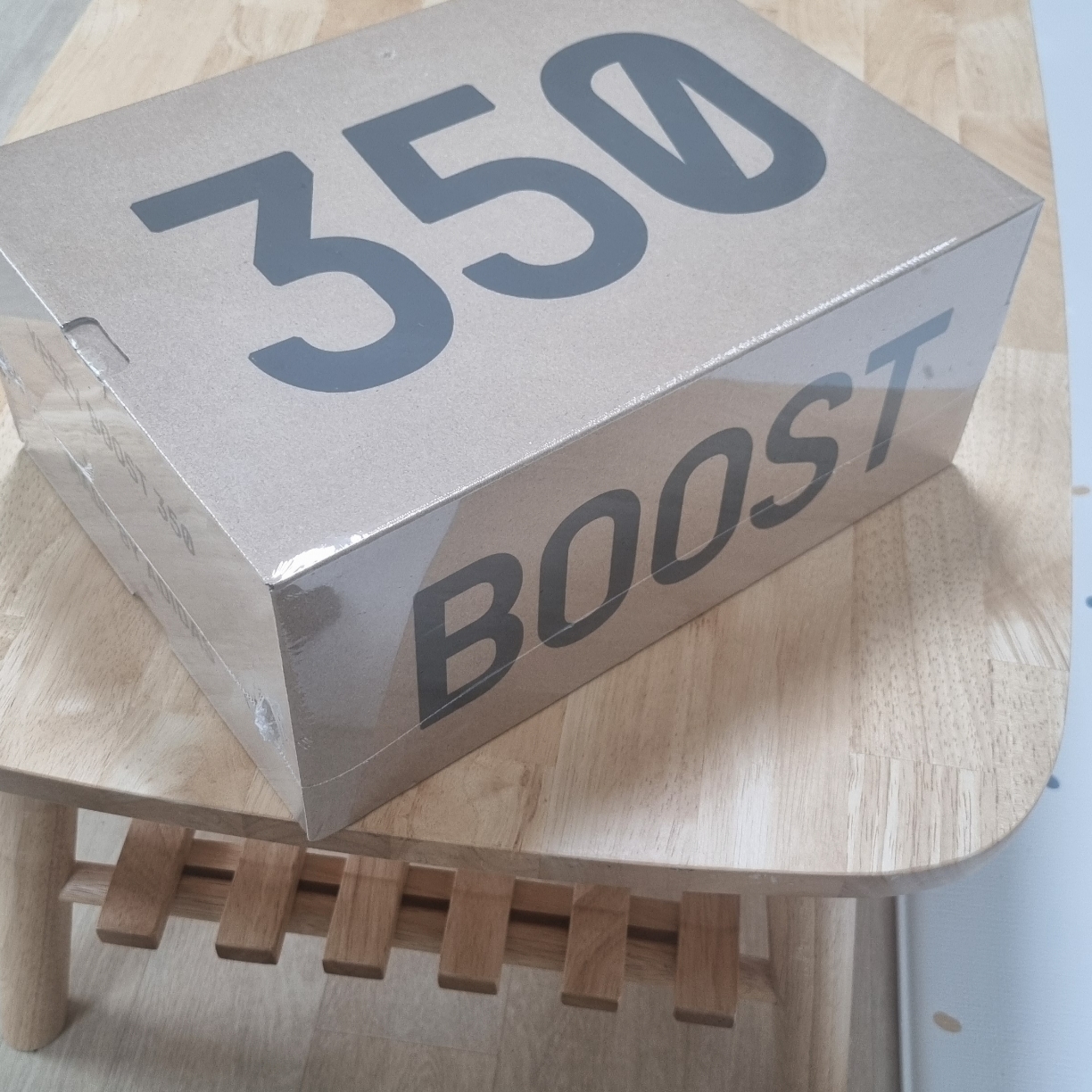 Adidas Yeezy Boost 350 V2 MX Rock 착용 스타일 - 2