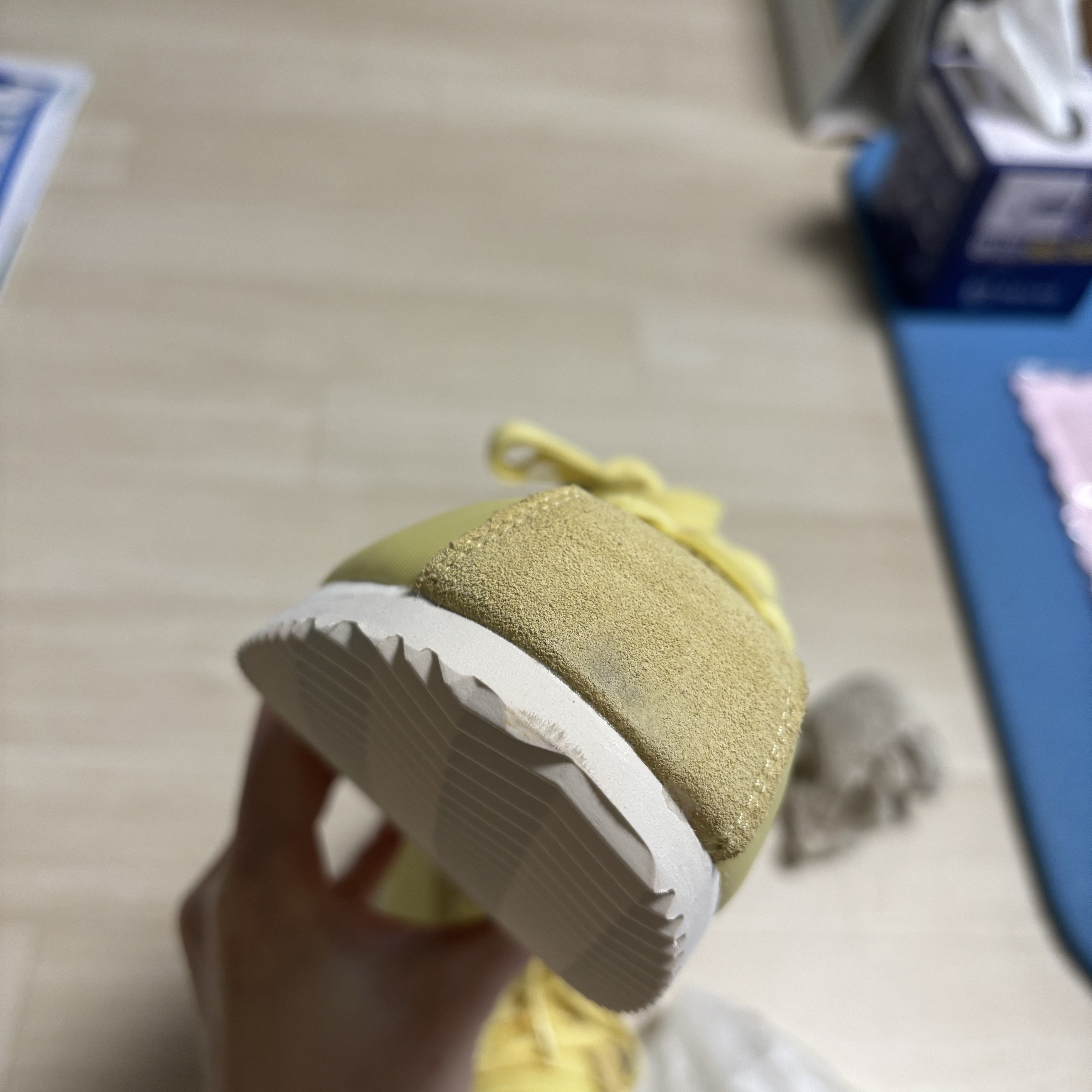 (W) Nike Cortez TXT Soft Yellow Coconut Milk 착용 스타일 - 1