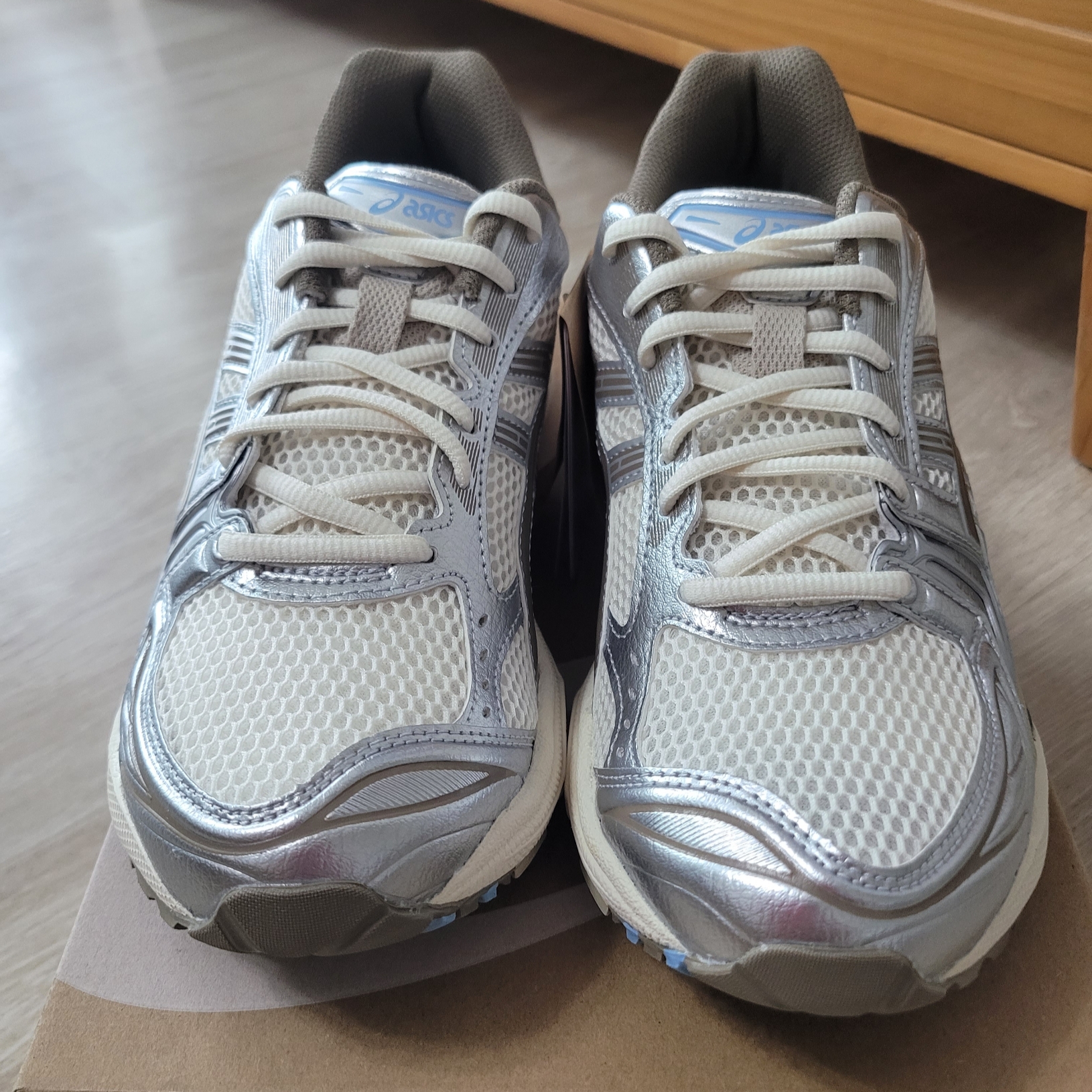 (W) Asics Gel-Kayano 14 Cream Pepper 착용 스타일 - 2