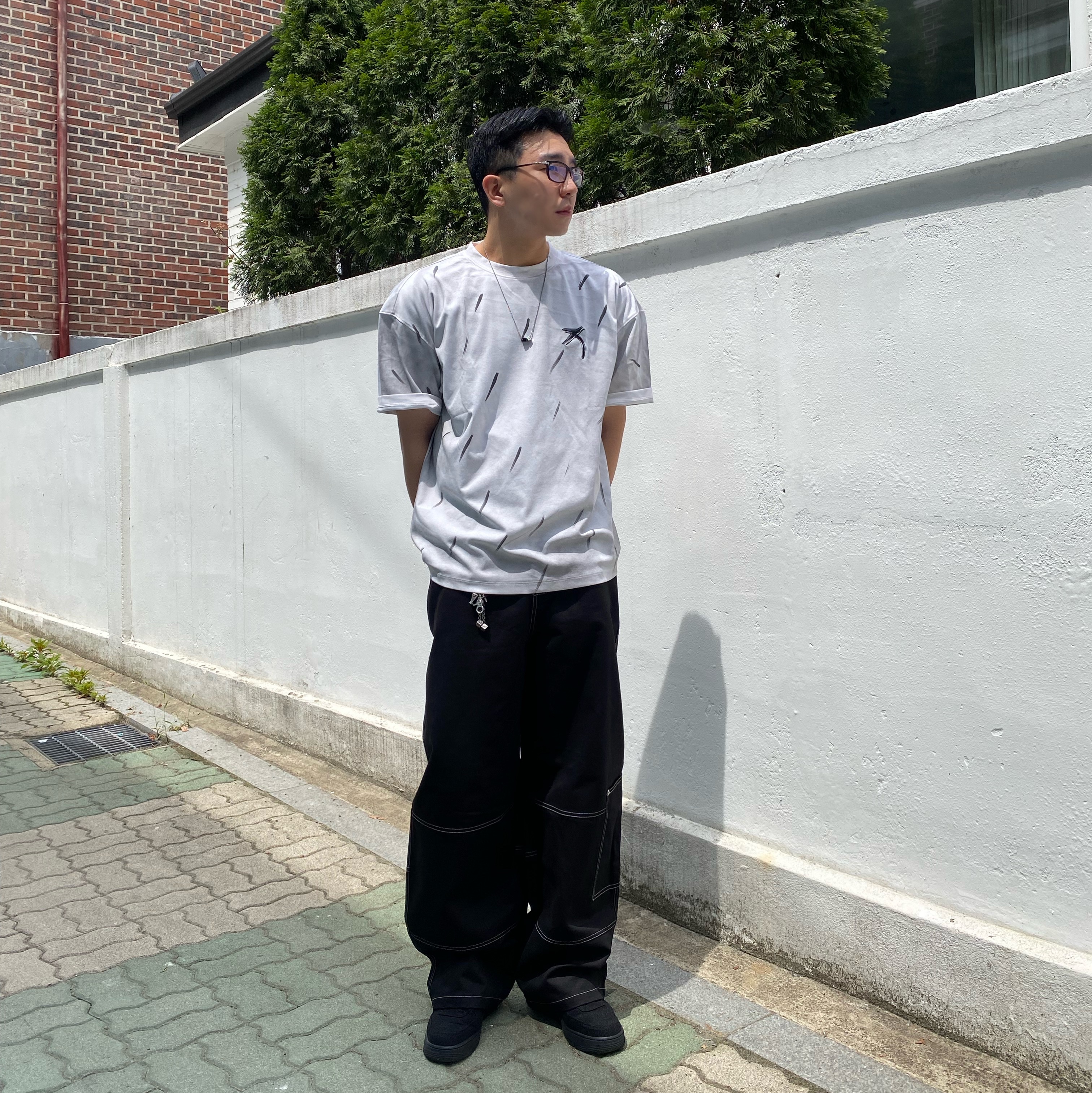 Nike x Stussy Air Force 1 Low Triple Black 착용 스타일 - 2