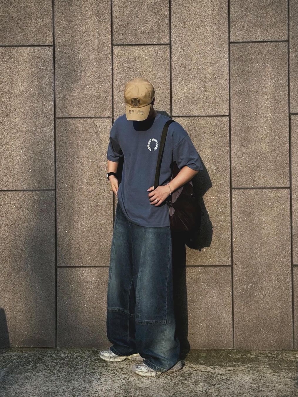 Haleine Incision Blushed Jean Blue (VB208), Haleine Incision Tin Washed Jean Light Blue (VB207) 착용 스타일