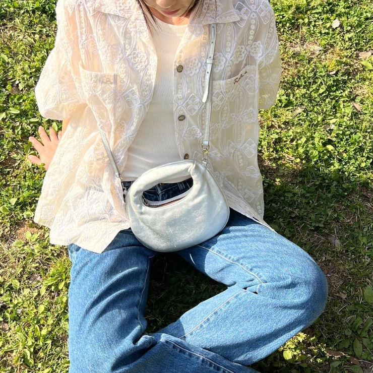 Fritur The Needle Shirt White 착용 스타일