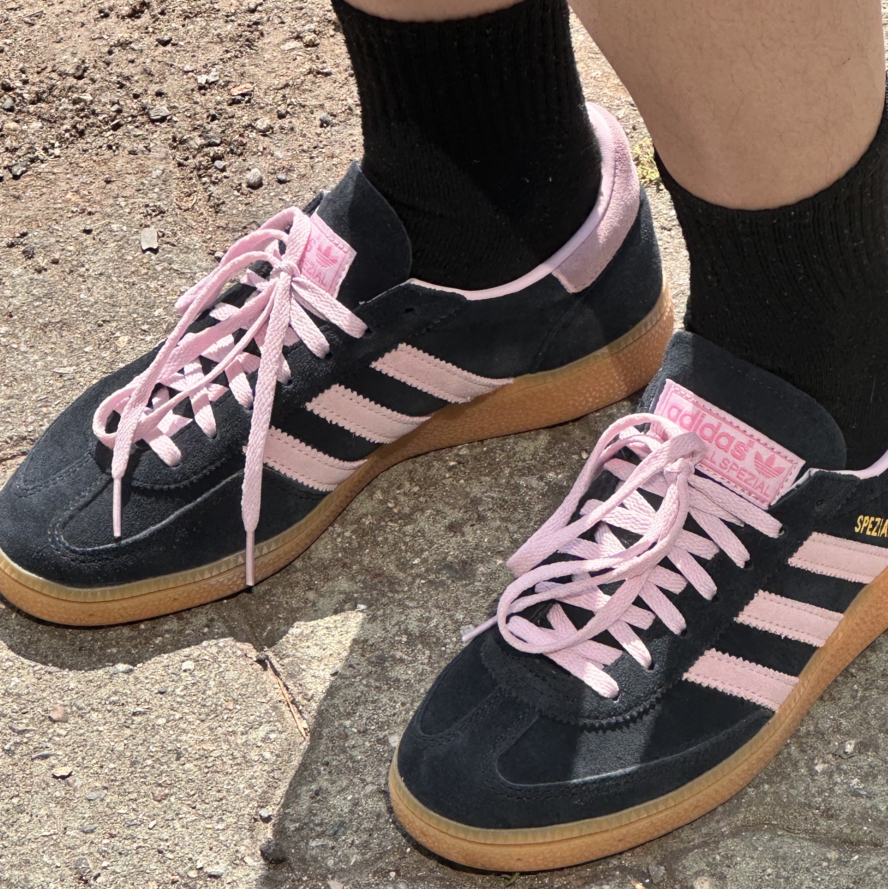 (W) Adidas Spezial Handball Core Black Clear Pink 착용 스타일