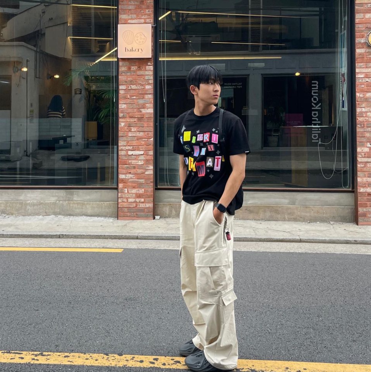 Safarispot Stickerpack Tee Pink, Safarispot Stickerpack Tee White 착용 스타일