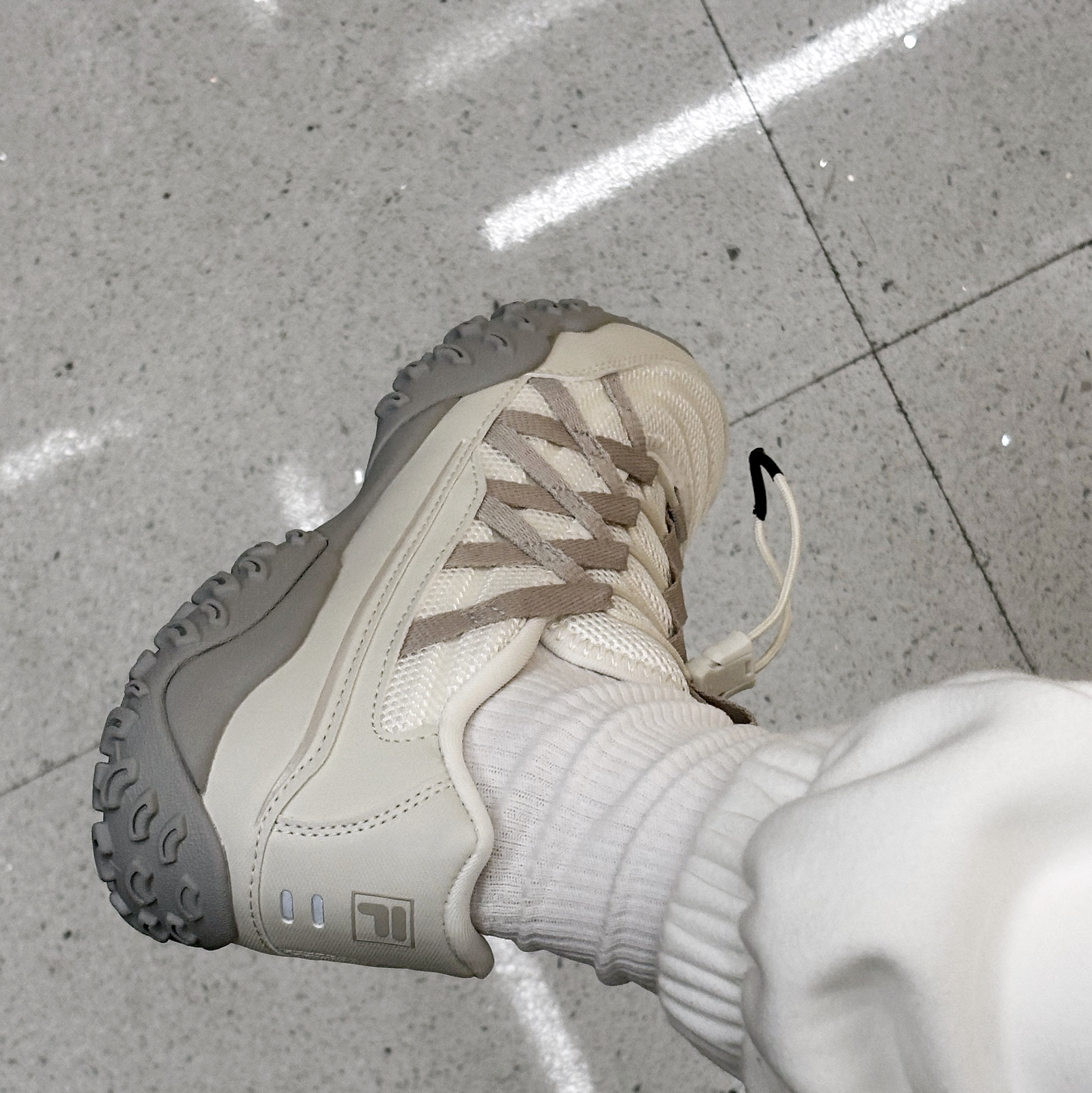 Fila Echappe Lace Beige 착용 스타일 - 1