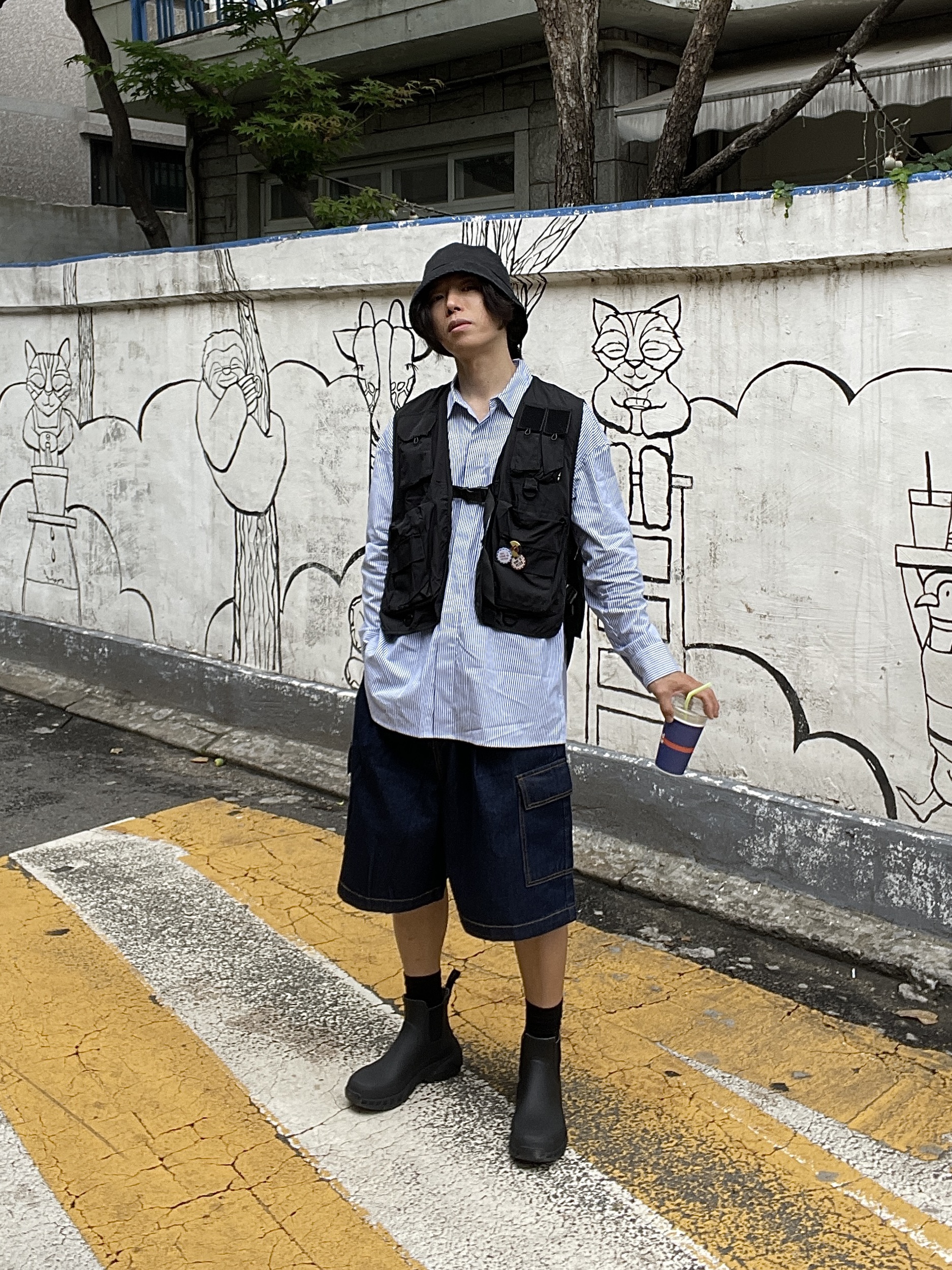 Rockfishweatherwear x Goyowear Trail Rainboots Ash Brown, Supreme Webbing Keychain Black - 23SS 착용 스타일 - 6