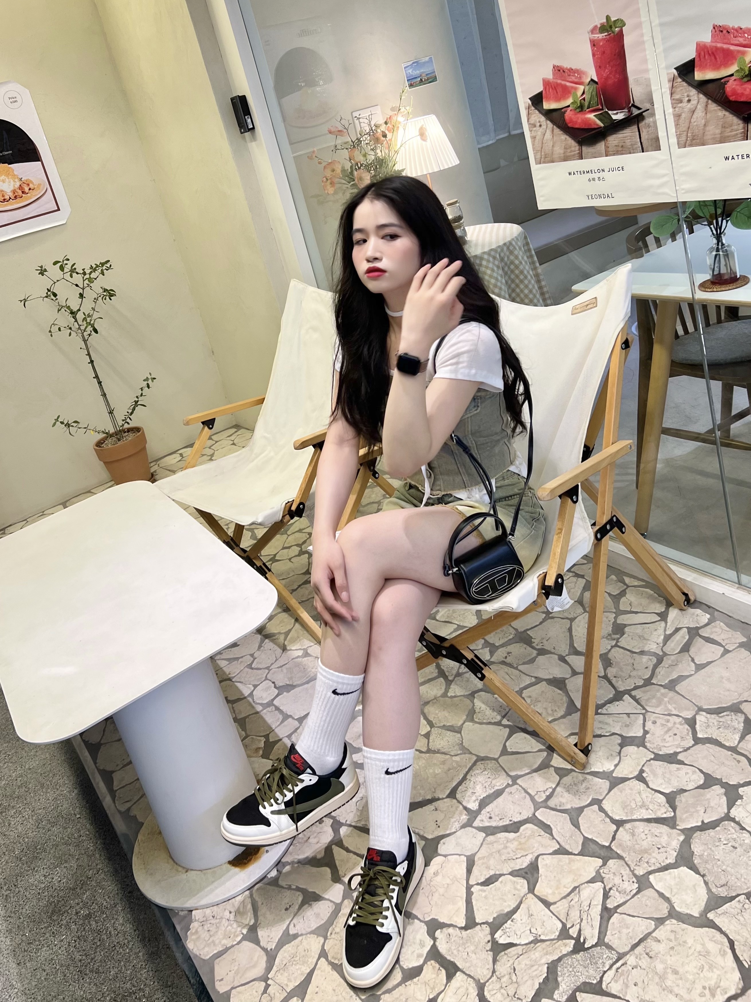 (W) Jordan 1 x Travis Scott Retro Low OG SP Medium Olive, Diesel 1DR Mini Bag Plaque Black 착용 스타일 - 1