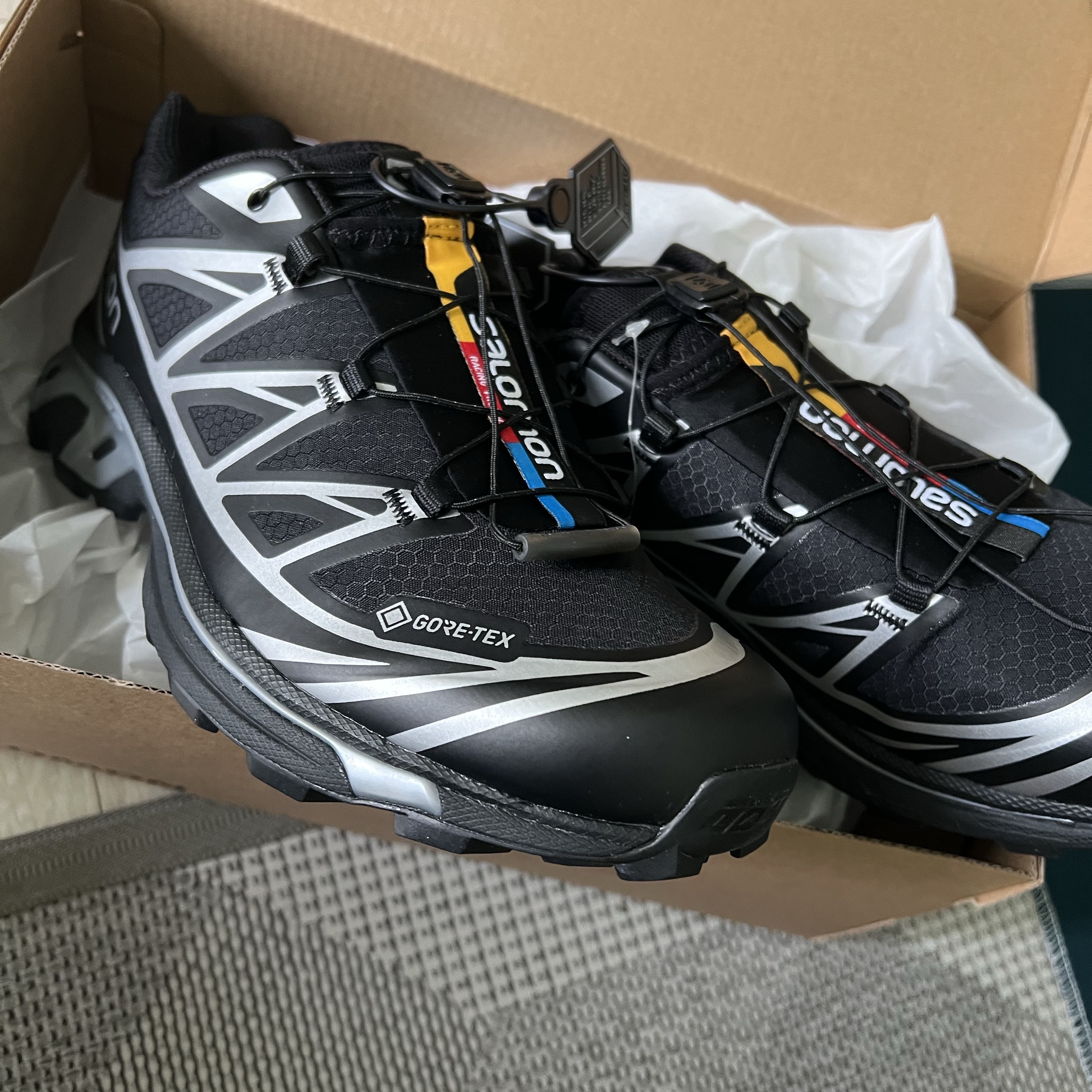 Salomon XT-6 GTX Black Silver 착용 스타일