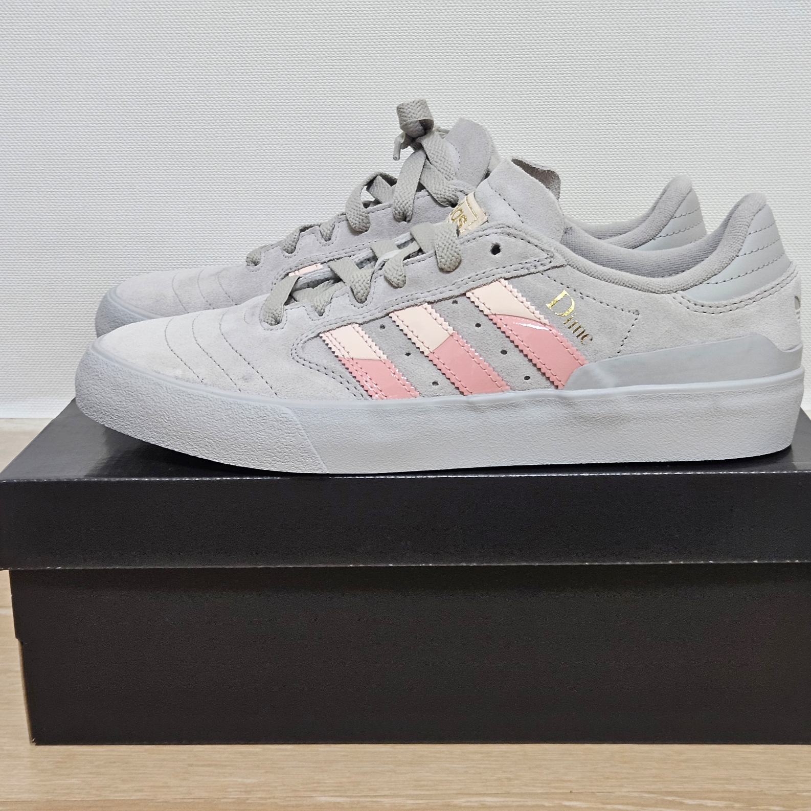 Adidas x Dime Busenitz Vulc 2 Clear Granite Wonder Mauve 착용 스타일 - 3