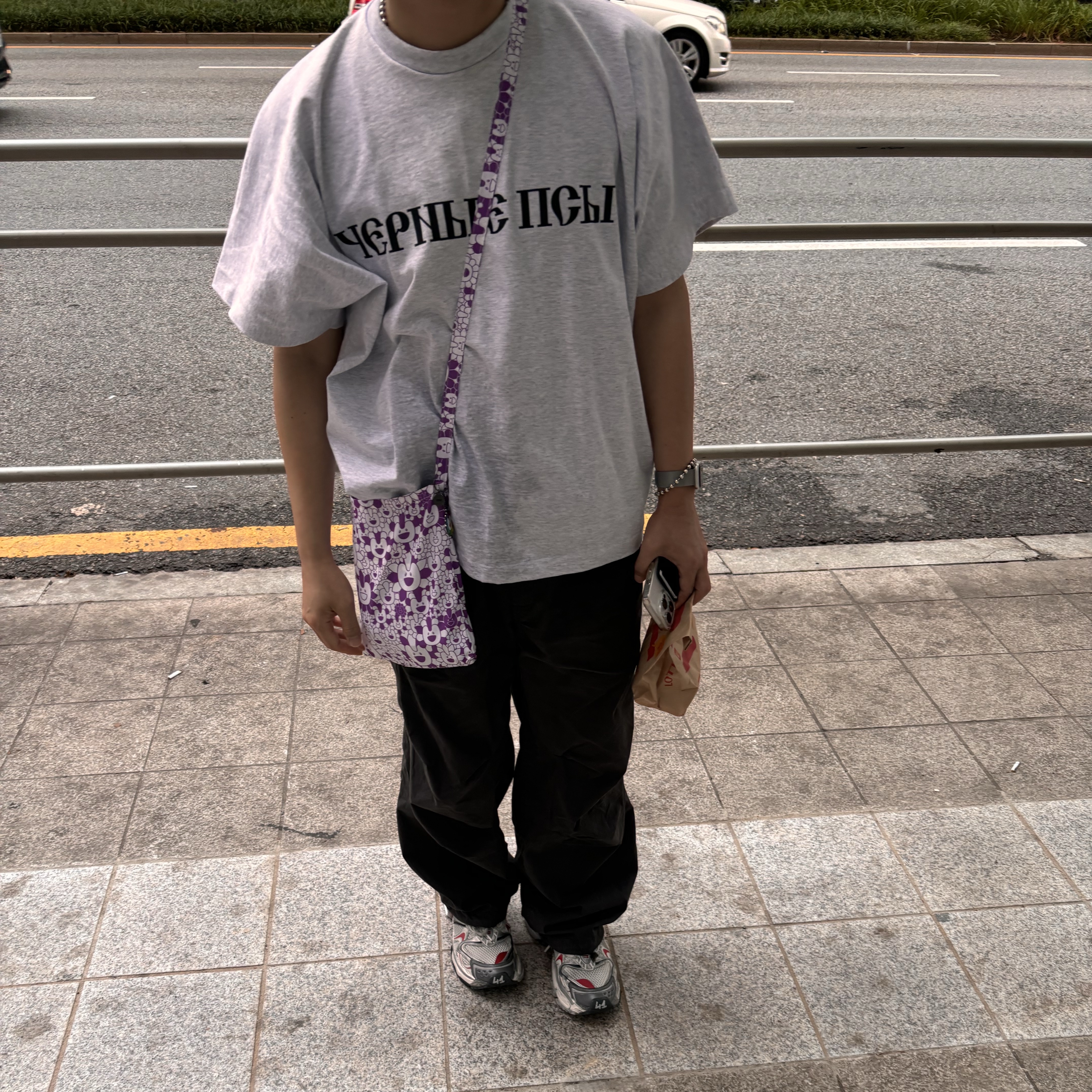 Yeezy x Gosha Rubchinskiy YZY Black Dogs T-Shirt Heather Grey, Stussy Nyco Over Trousers Washed Black 착용 스타일 - 2