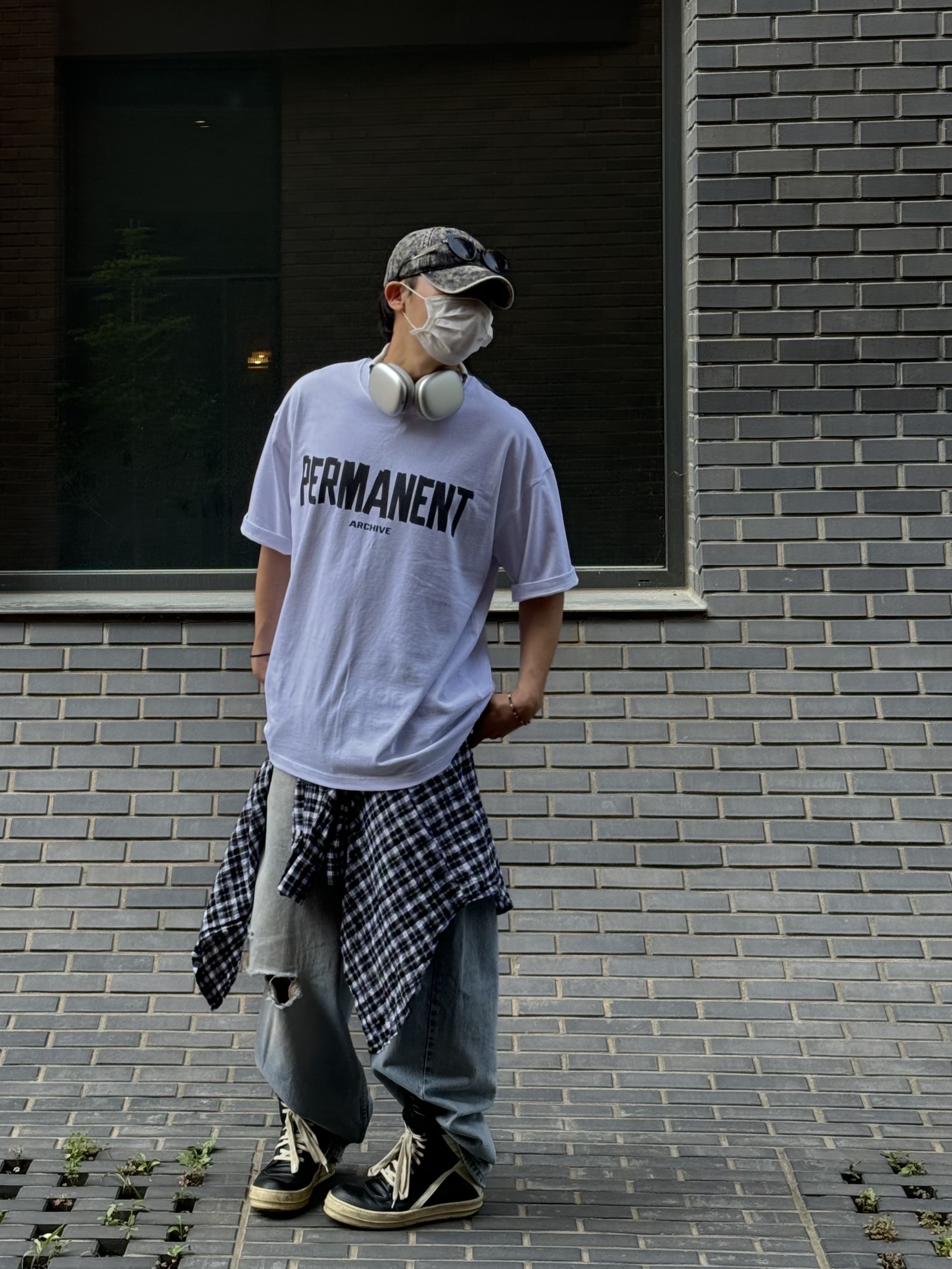 Rick Owens Geobasket Full Grain Calf Leather Strobe Sneakers Black Milk White, Apple AirPods Max Lightning Silver (Korean Ver.) 착용 스타일