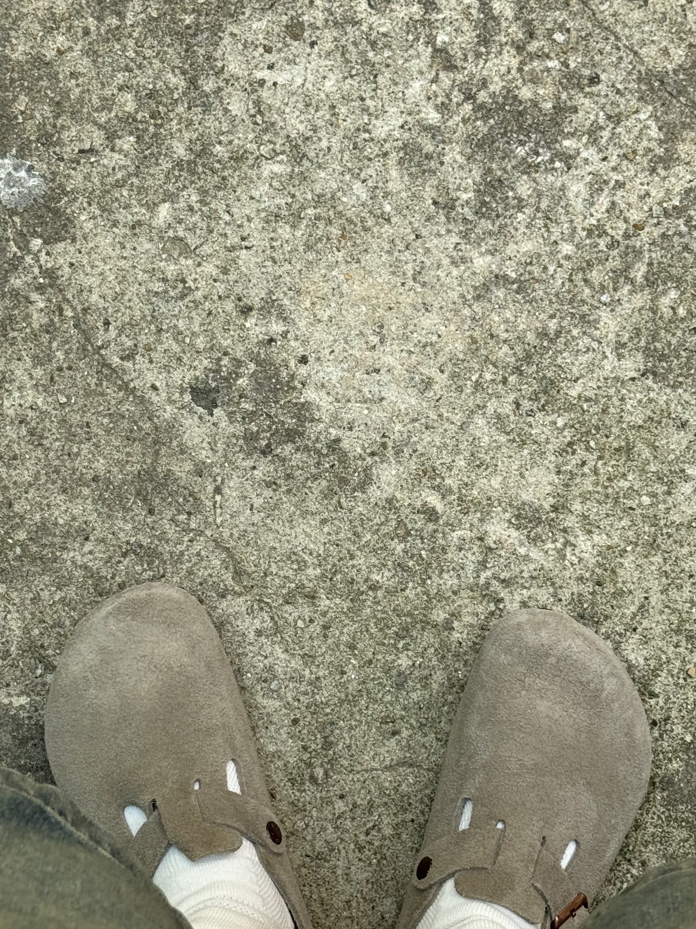 Birkenstock Boston Soft Footbed Taupe - Regular 착용 스타일