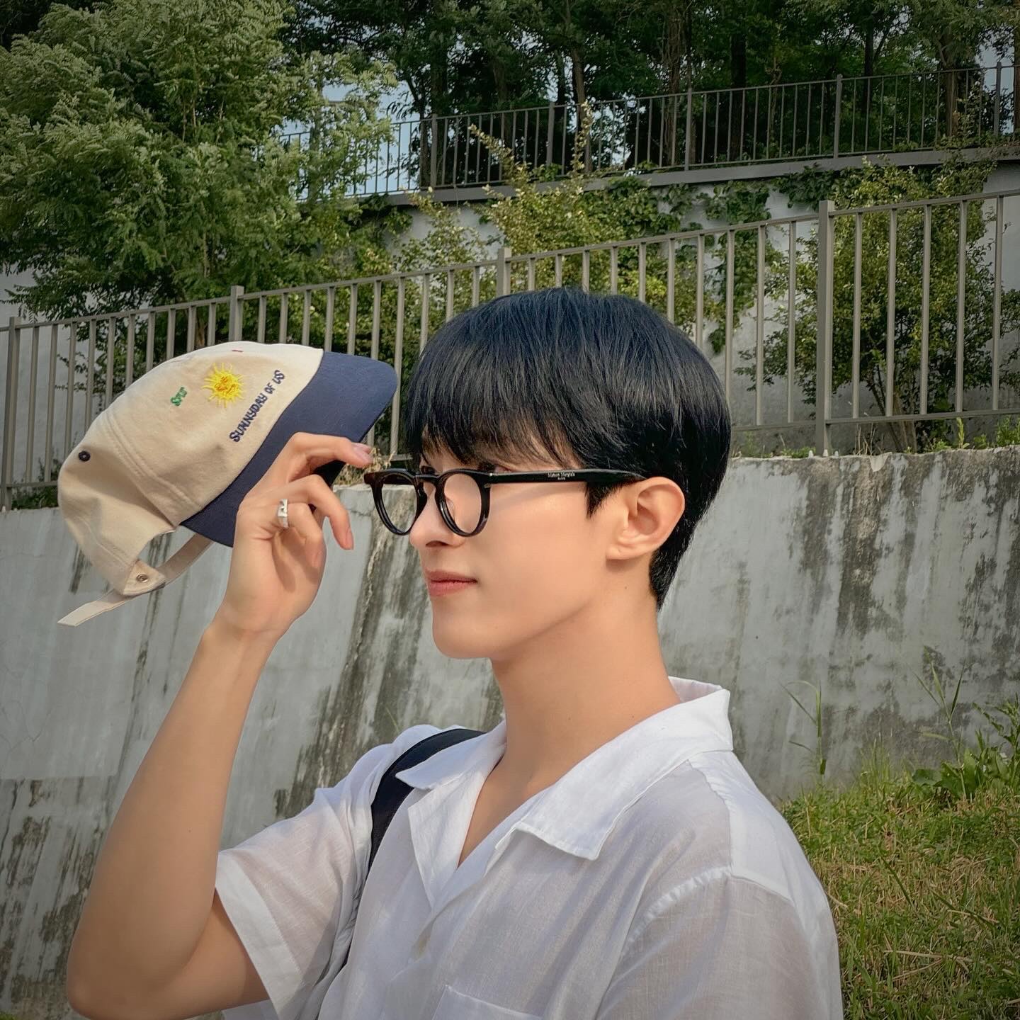STU Puppy Embroidery Shirt White, STU Sun Embroidery Ball Cap Blue 착용 스타일 - 4