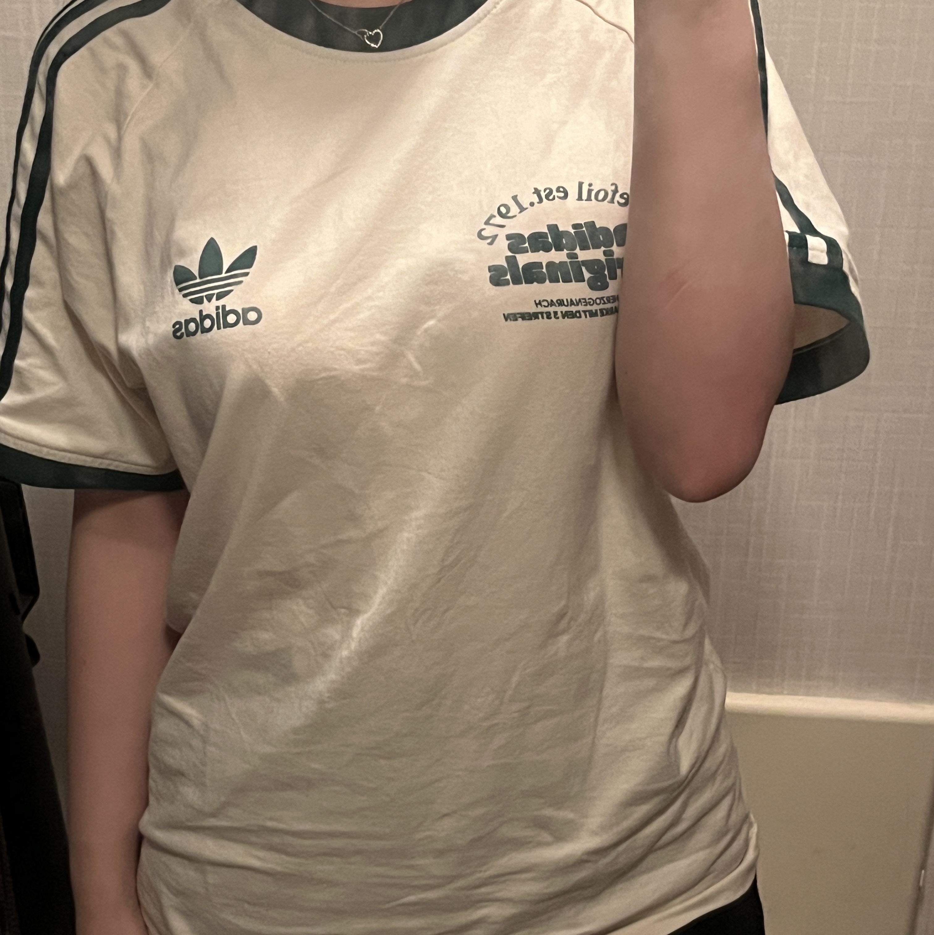 Adidas Sport Graphic Cali T-Shirt Wonder White - KR Sizing 착용 스타일