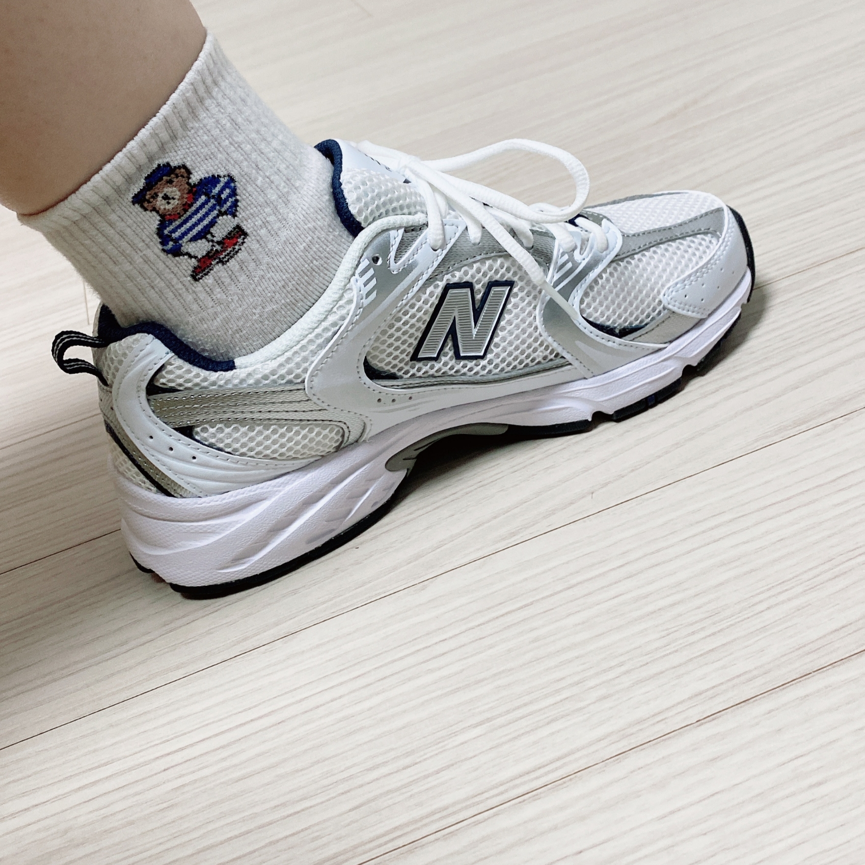New Balance 530 White 착용 스타일 - 2