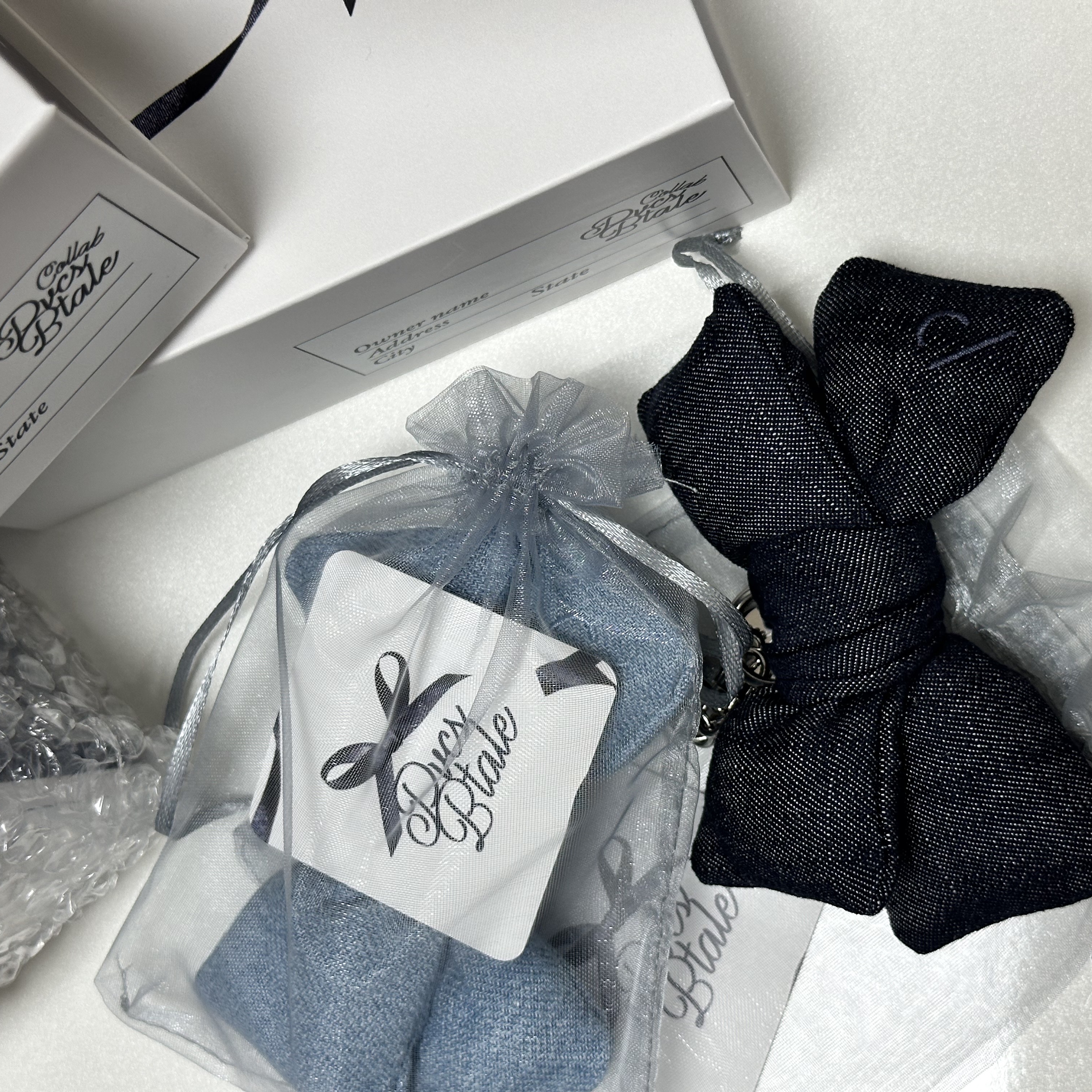 [KREAM 단독] PVCS x Bloomingtale Ribbon Denim Keyring Raw Denim 착용 스타일