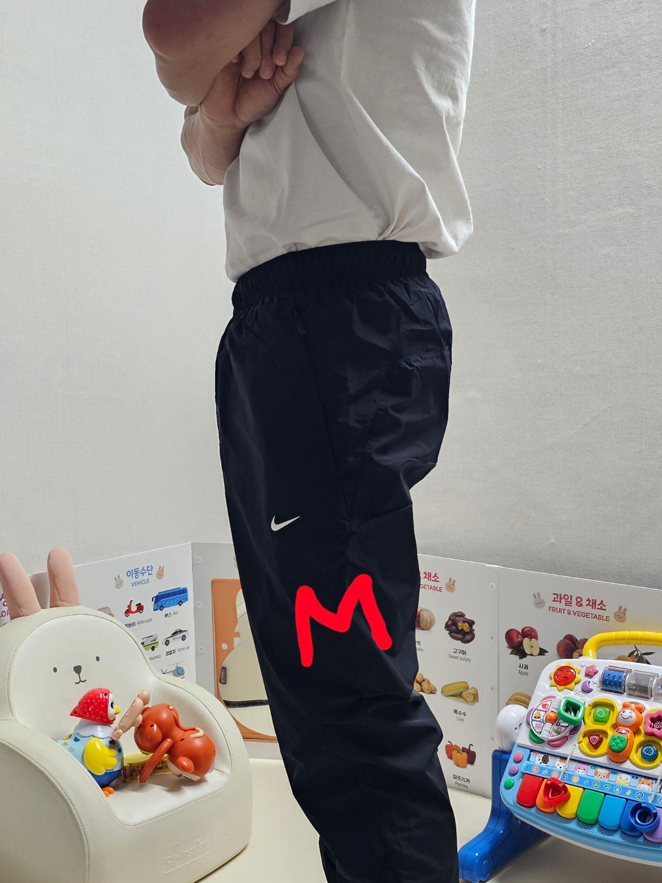 Nike x Drake Nocta Woven Track Pants Black (FN7668-010), Nike x Drake Nocta Max 90 T-Shirt Black (FN7663-010) 착용 스타일 - 2
