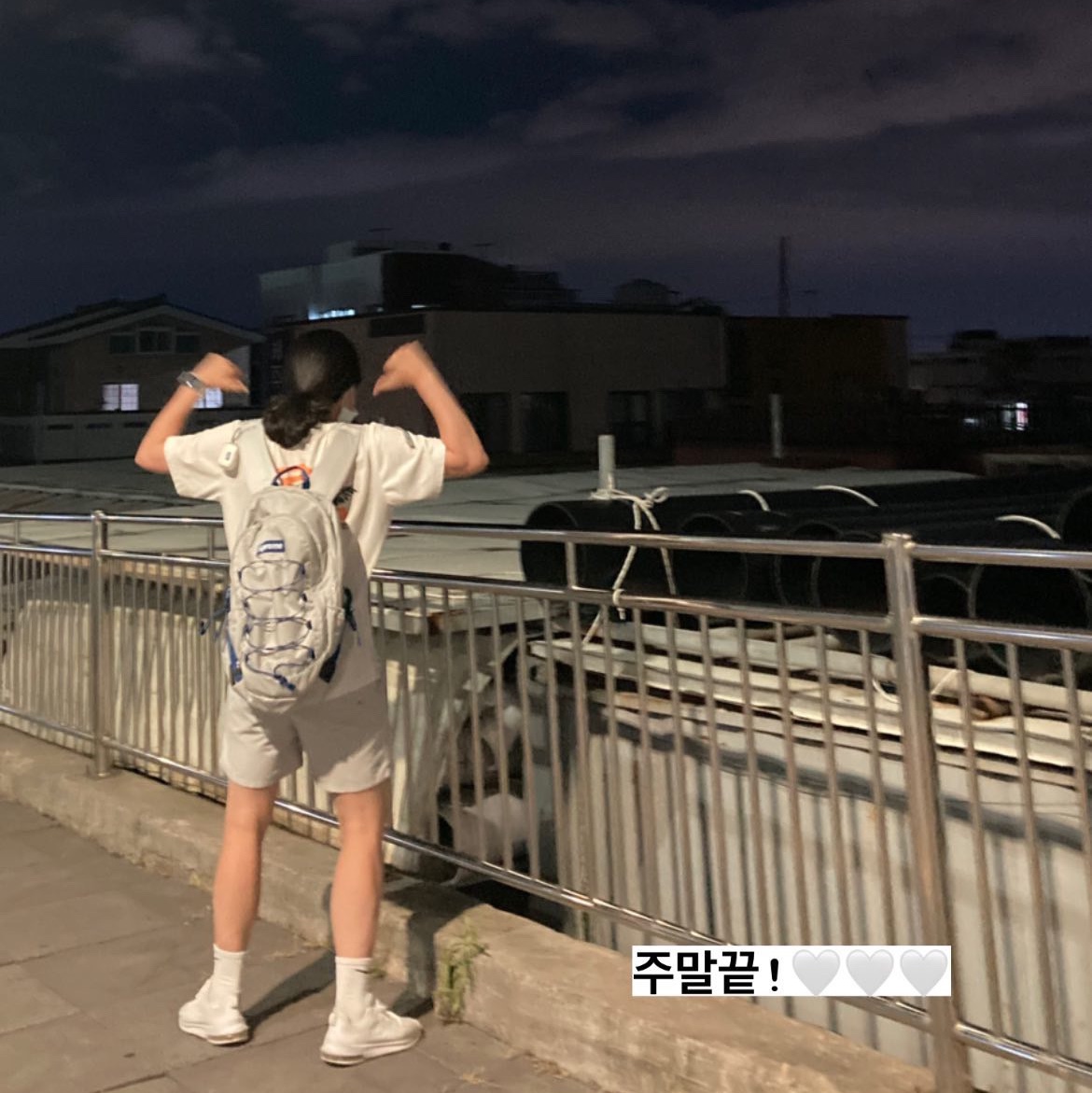 Supreme Backpack Silver - 22SS 착용 스타일 - 2