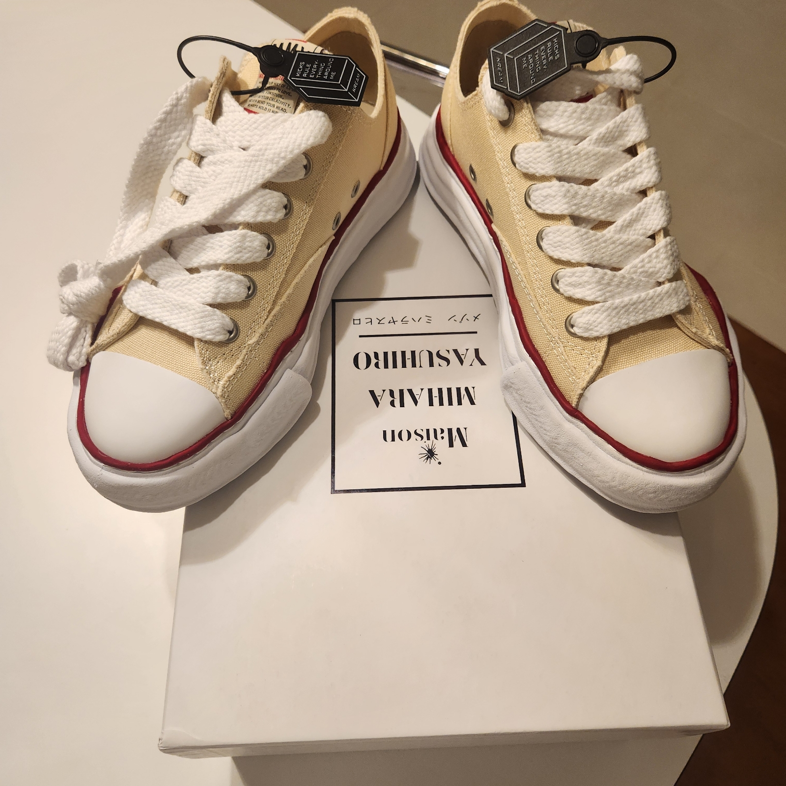 Maison Mihara Yasuhiro Peterson OG Sole Canvas Low-top Sneakers Natural 착용 스타일 - 2