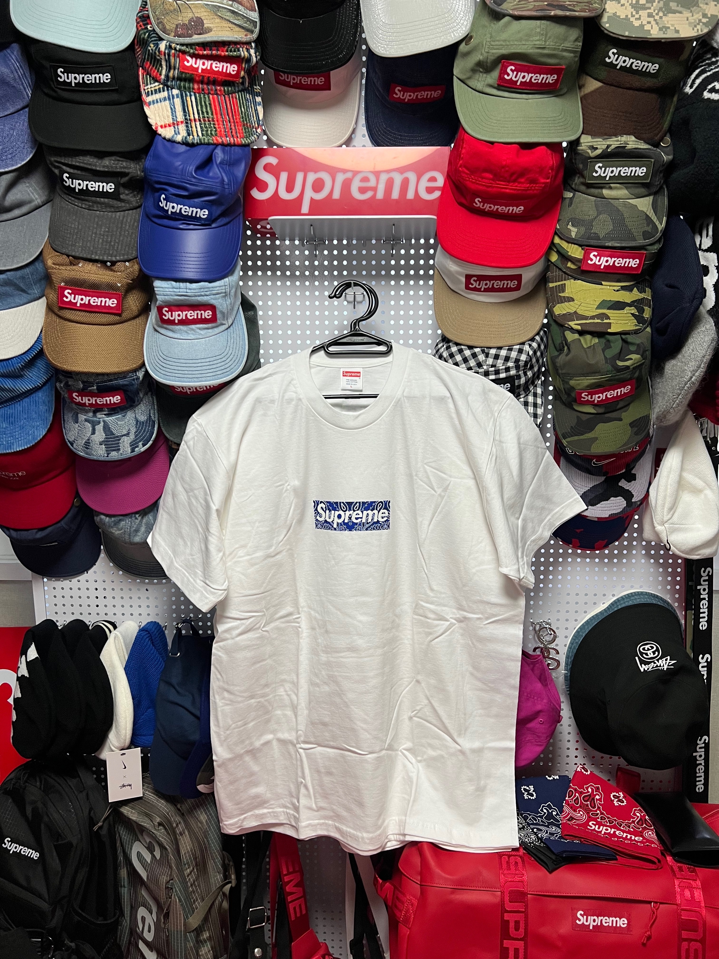 Supreme Bandana Box Logo T-Shirt White - 19FW, Supreme Box Logo T-Shirt White - 23FW 착용 스타일 - 1