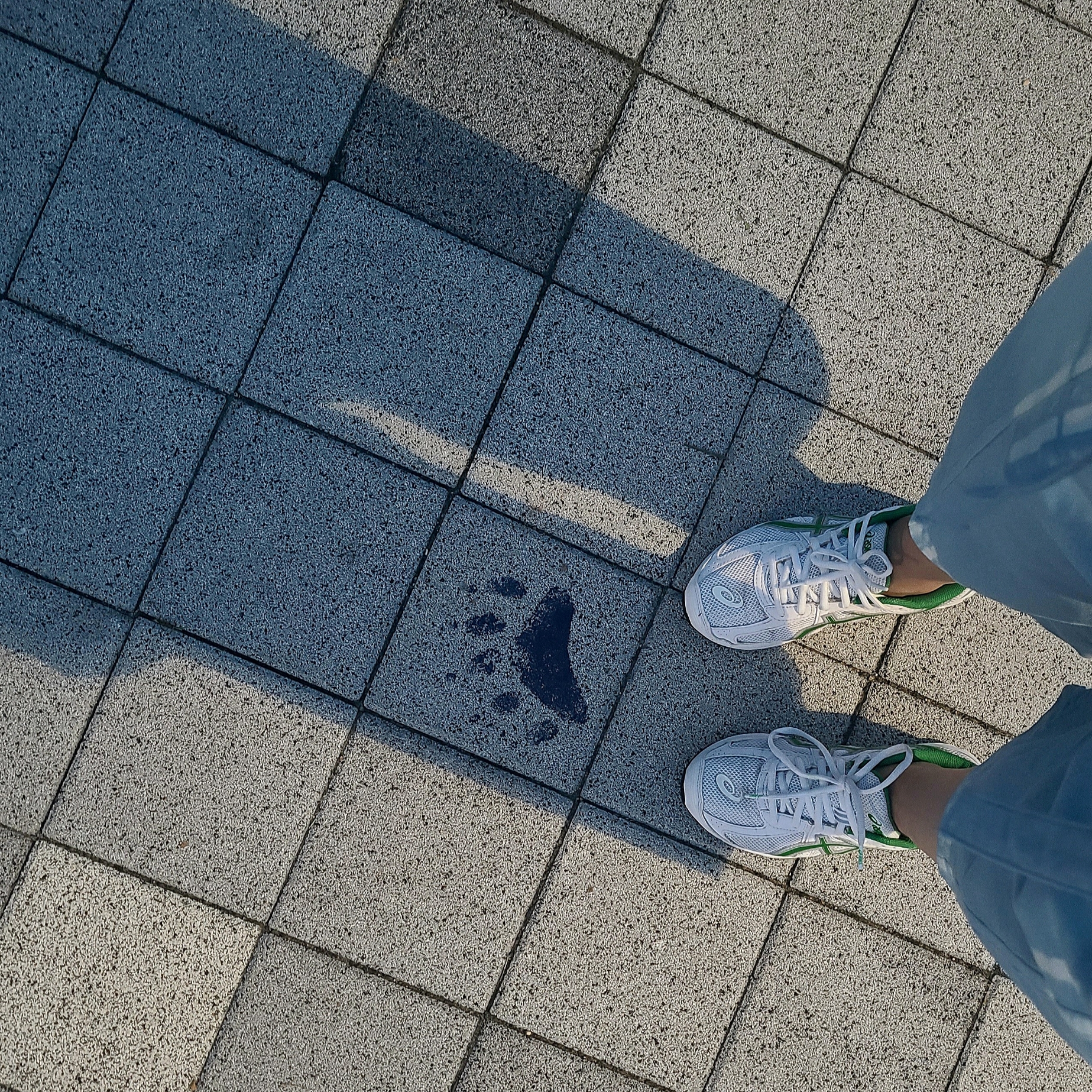 Asics Jog 100 S White Green - 2E Wide, Bearbrick x Steven Harrington Magic Hour 1000% 착용 스타일 - 1
