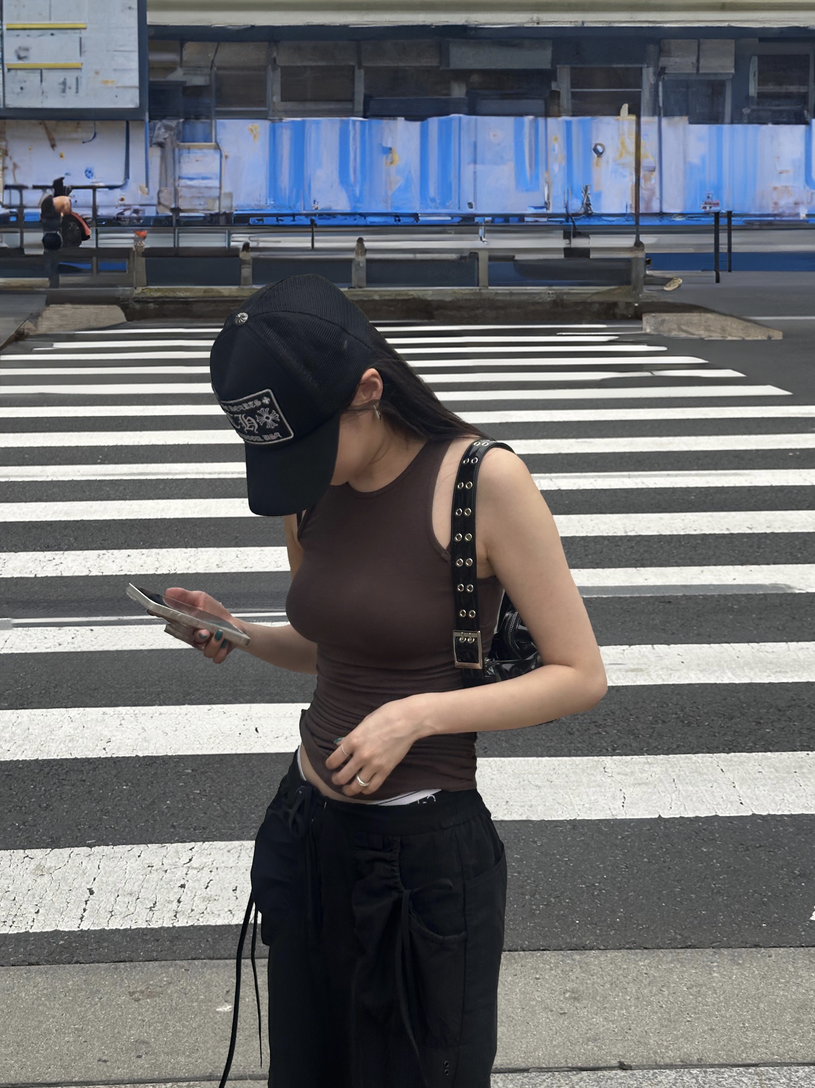 Chrome Hearts CH Hollywood Trucker Hat Black, Yieyie Women Sasha Bag Jet Black 착용 스타일 - 3