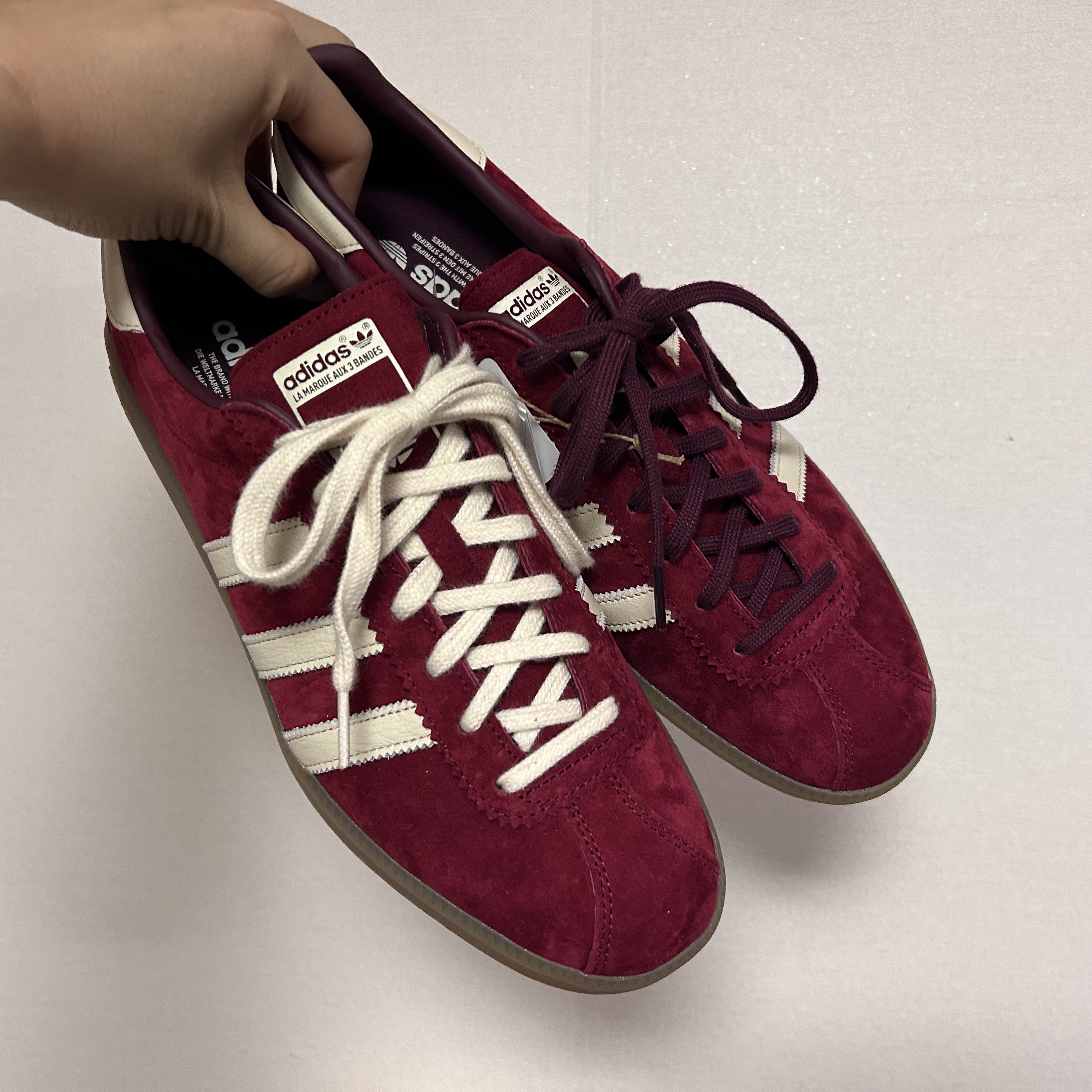 Adidas Bermuda College Burgundy 착용 스타일 - 4