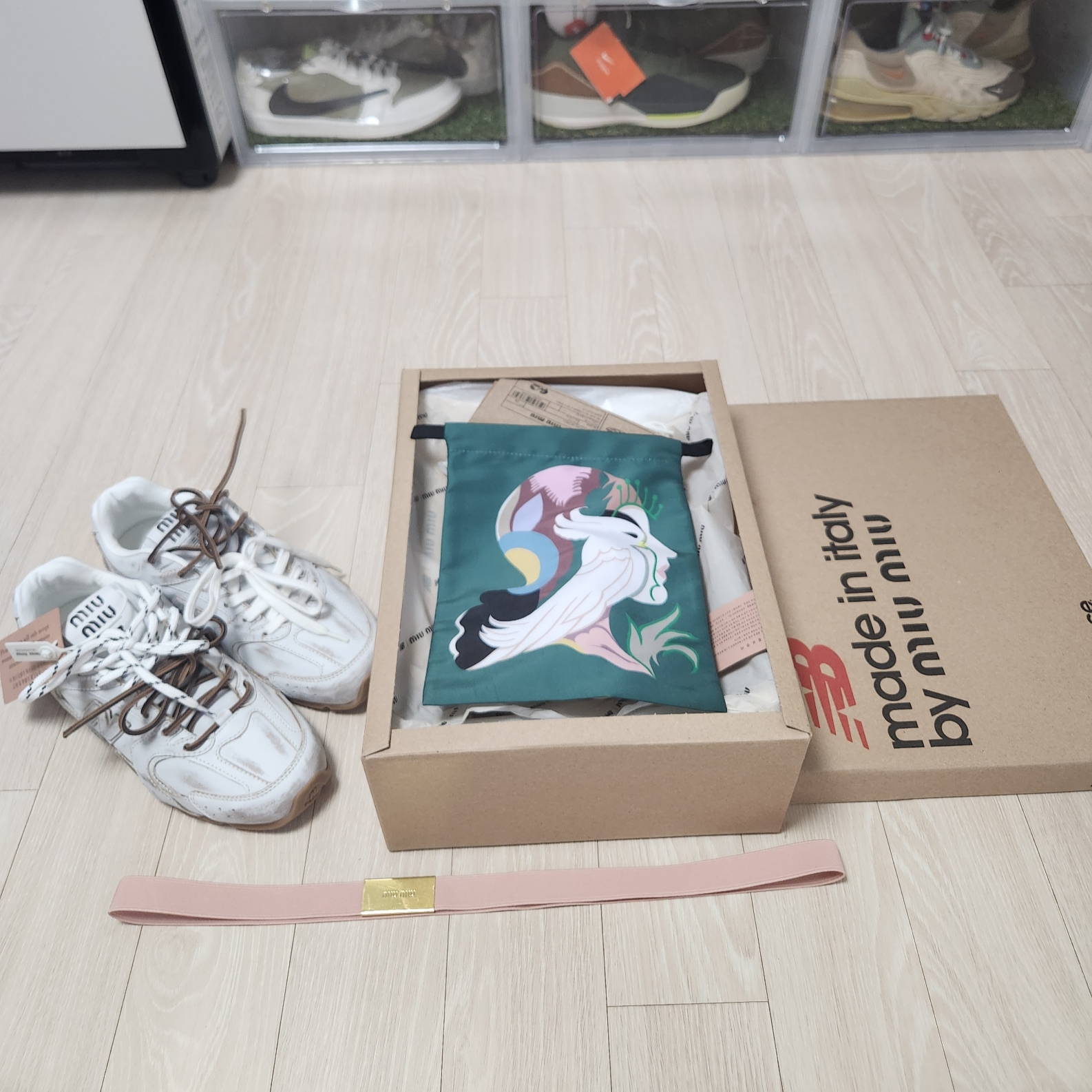 (W) New Balance x Miu Miu 530 SL Leather Sneakers White 착용 스타일 - 7
