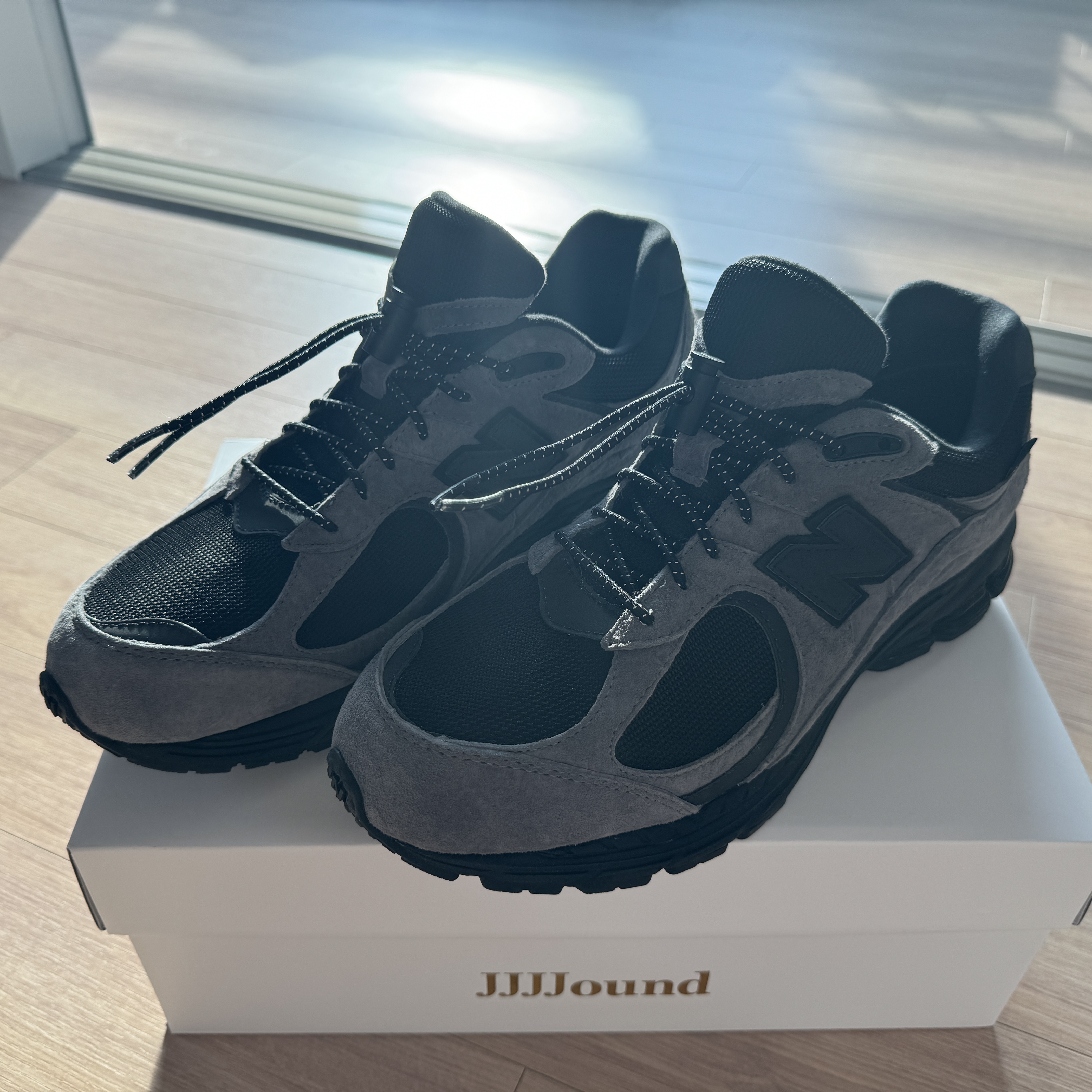 Nike x Supreme Shox Ride 2 SP Neutral Olive, New Balance x JJJJound 2002R Gore-Tex Charcoal 착용 스타일 - 3