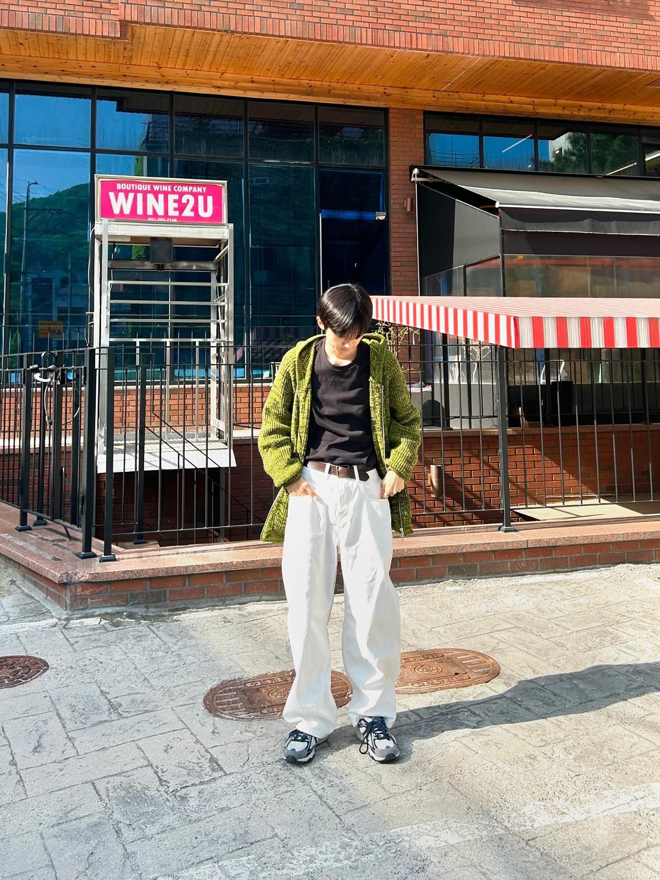 Millo Archive Reflect Curved Pants Off White 착용 스타일 - 4