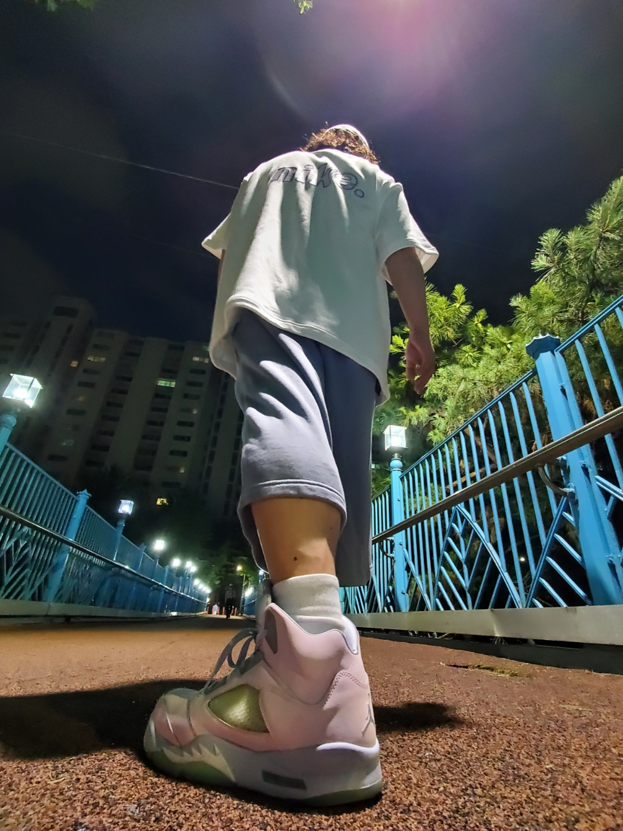 Jordan 5 Retro SE Regal Pink 착용 스타일 - 1