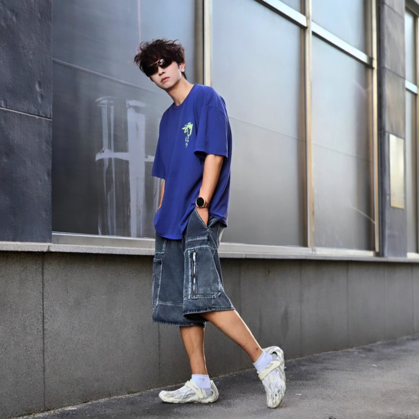 Stussy x Our Legacy Surfman Pigment Dyed T-Shirt Blueberry, Samsung Galaxy Watch6 44mm LTE Silver (Korean Ver.) 착용 스타일 - 2